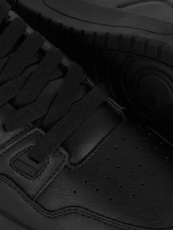 Deportivas De Caña Baja Con Cordones