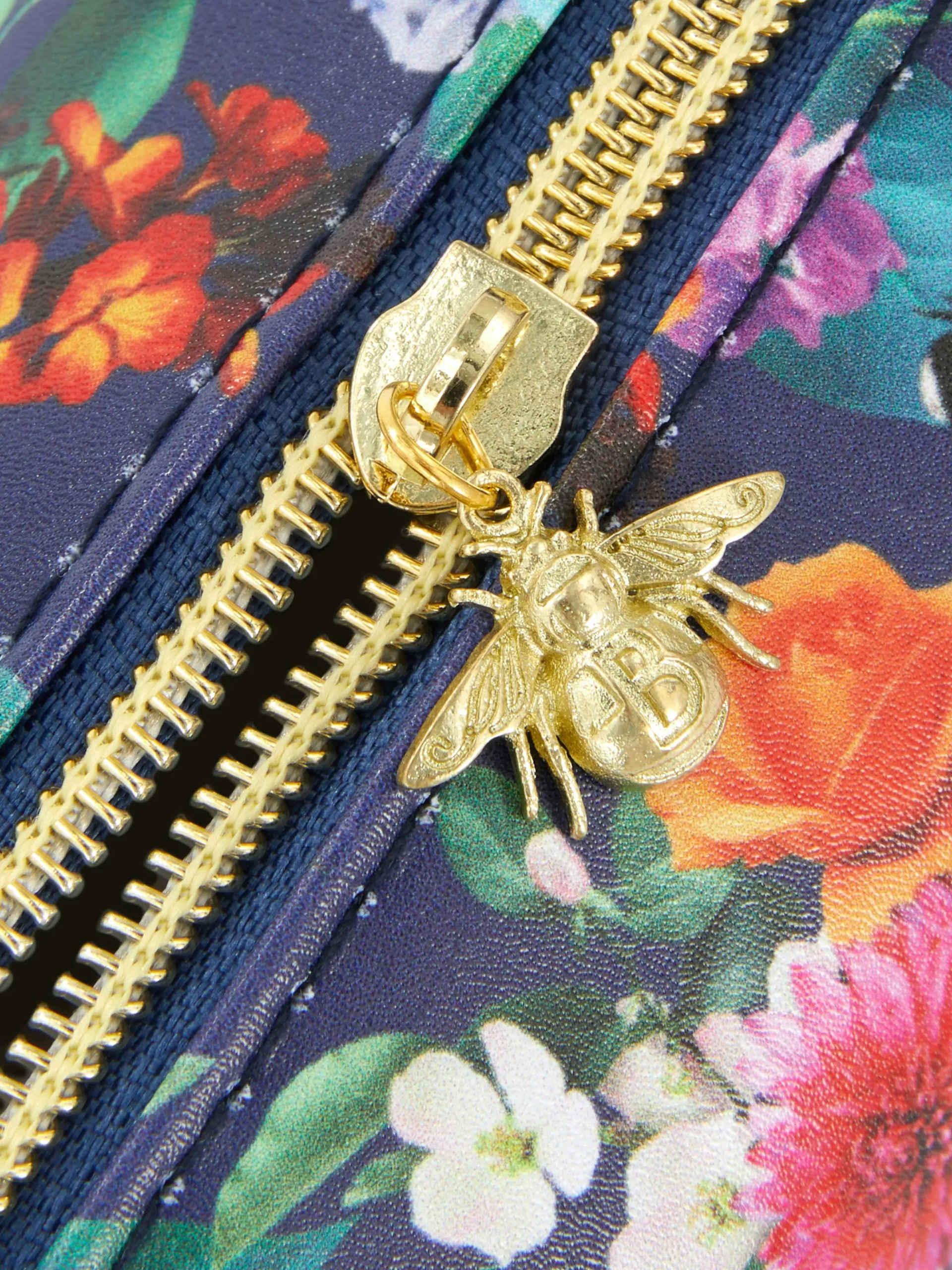 Estuche Con Flores De Bridgerton