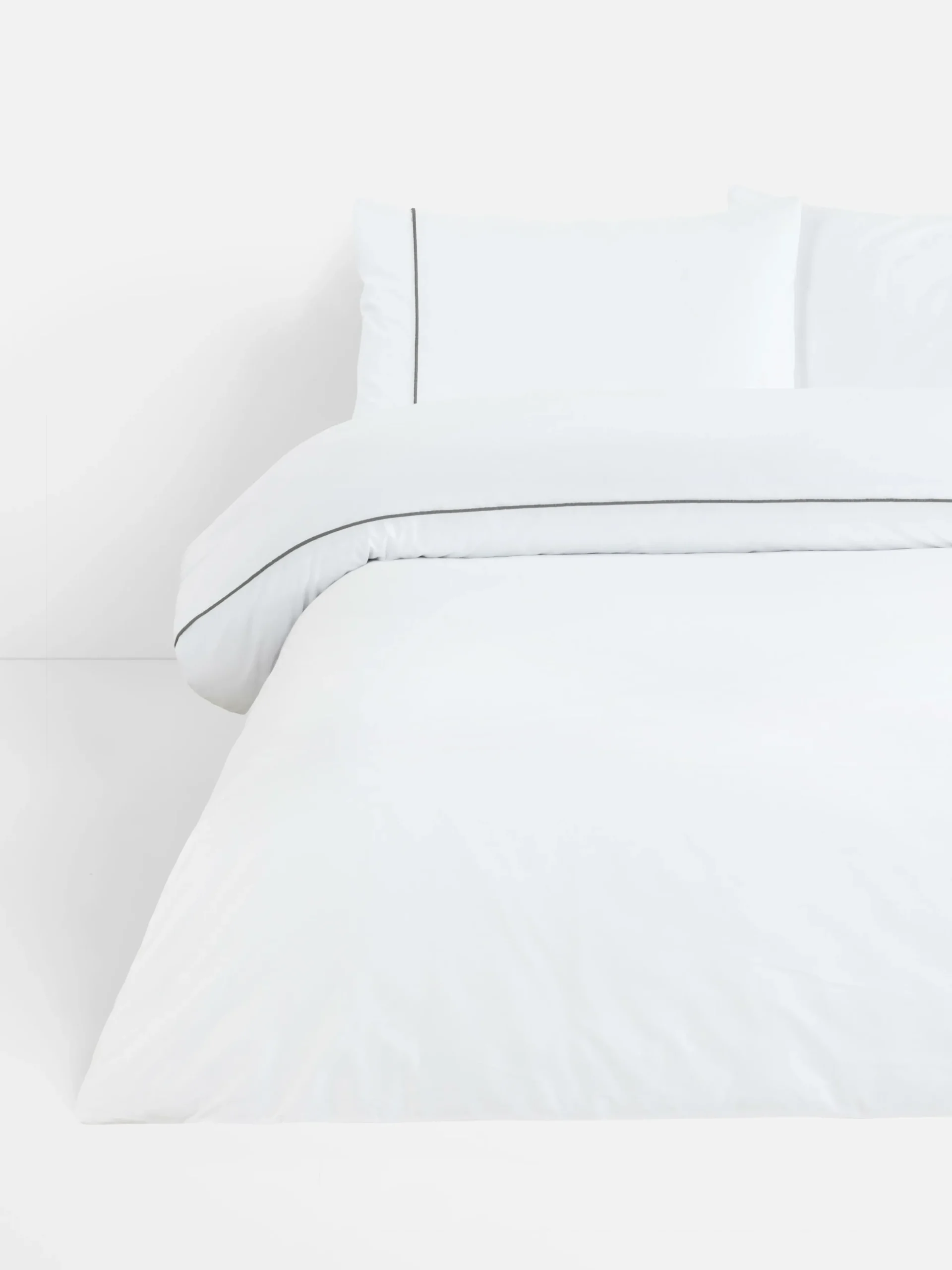 Funda Nórdica Blanca Con Ribete Para Cama King