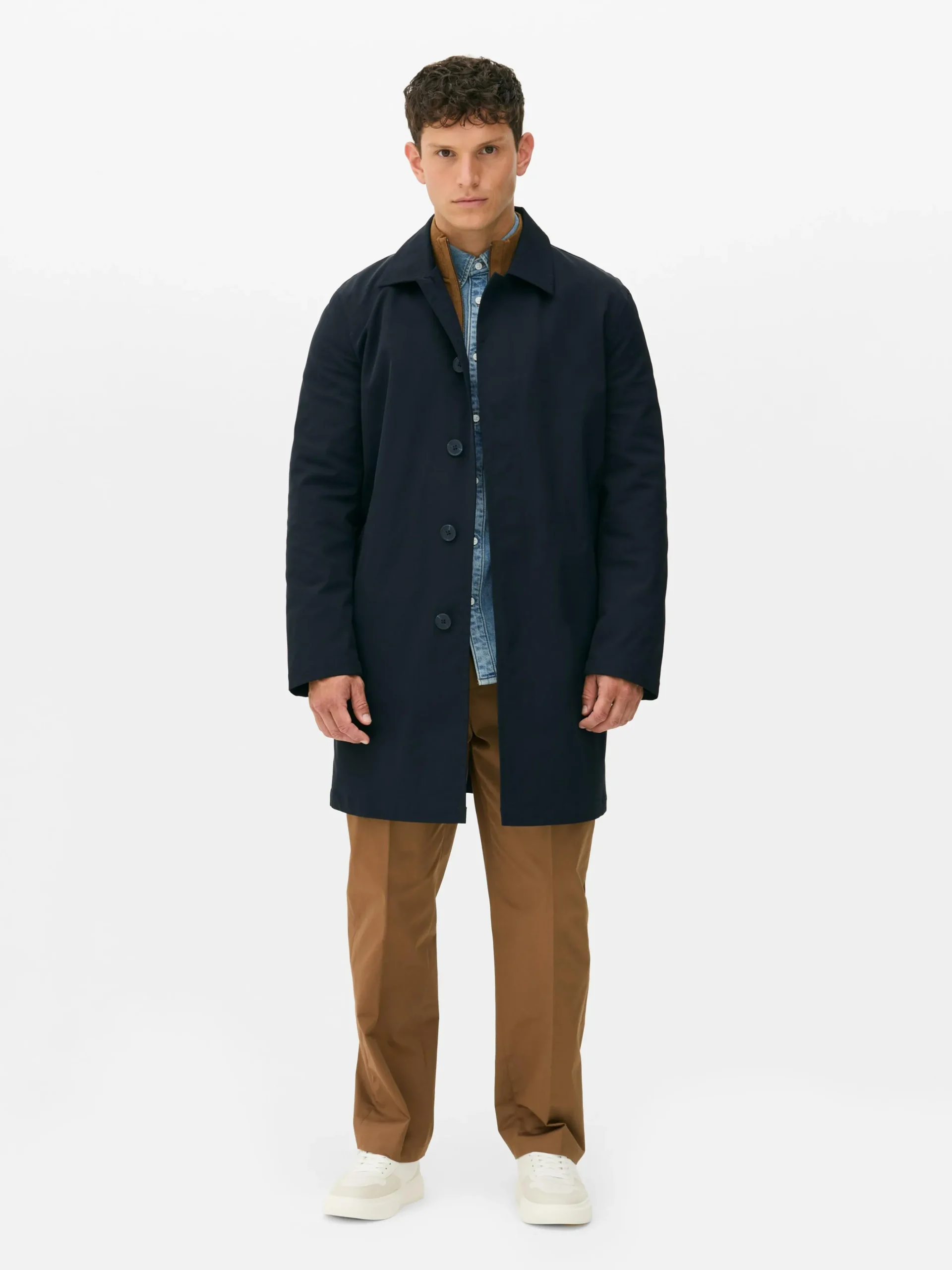 Impermeable Largo Con Botonadura Sencilla