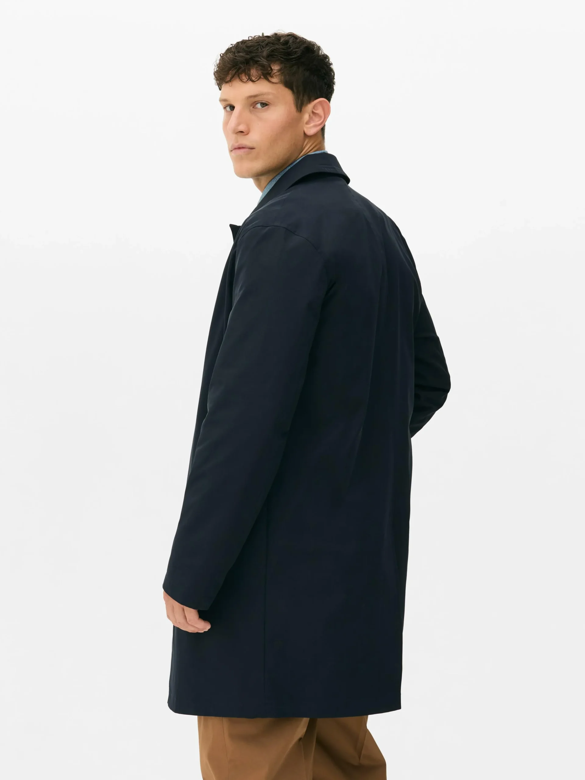 Impermeable Largo Con Botonadura Sencilla