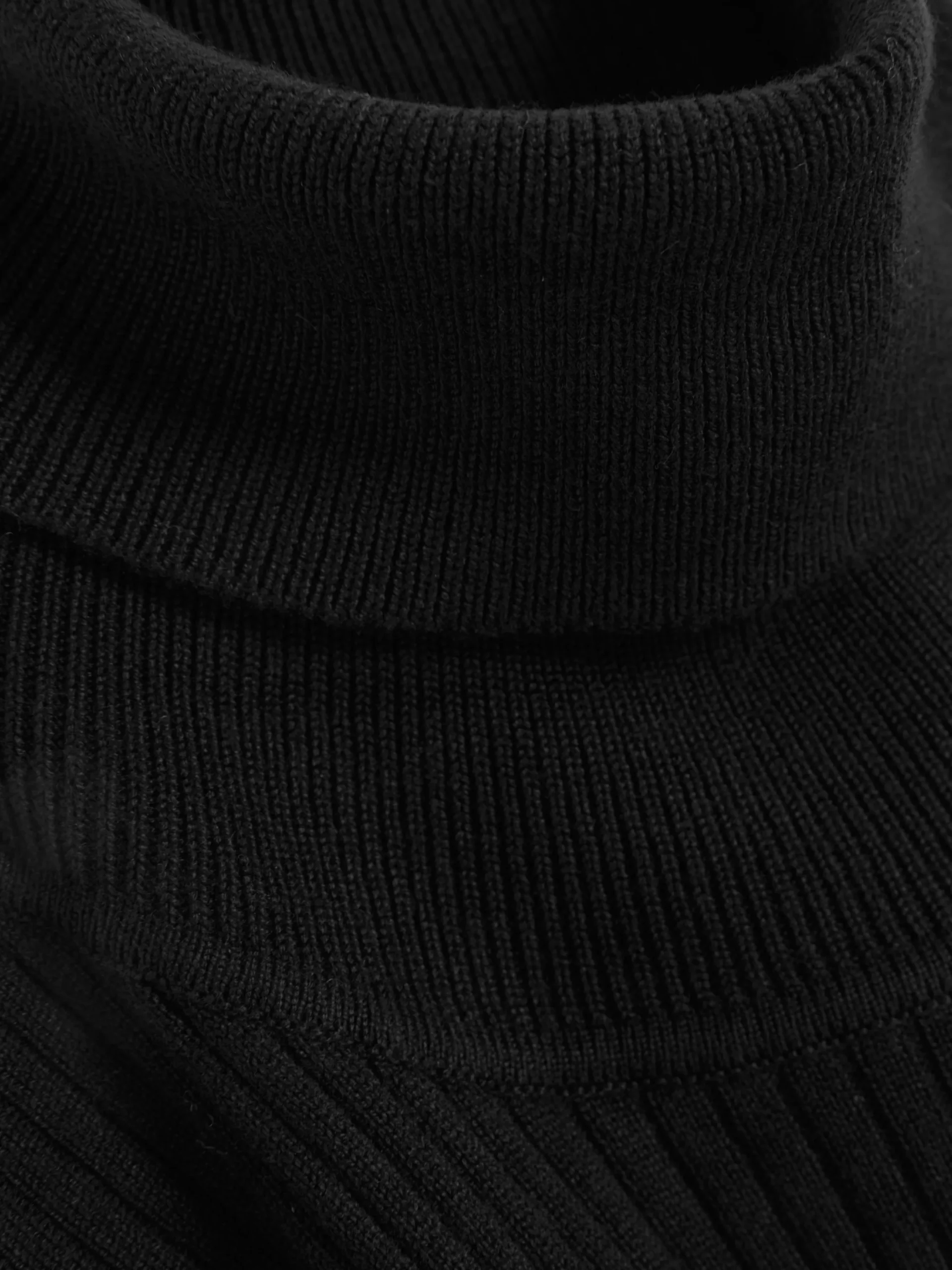 Jersey De Punto Acanalado Y Cuello Vuelto