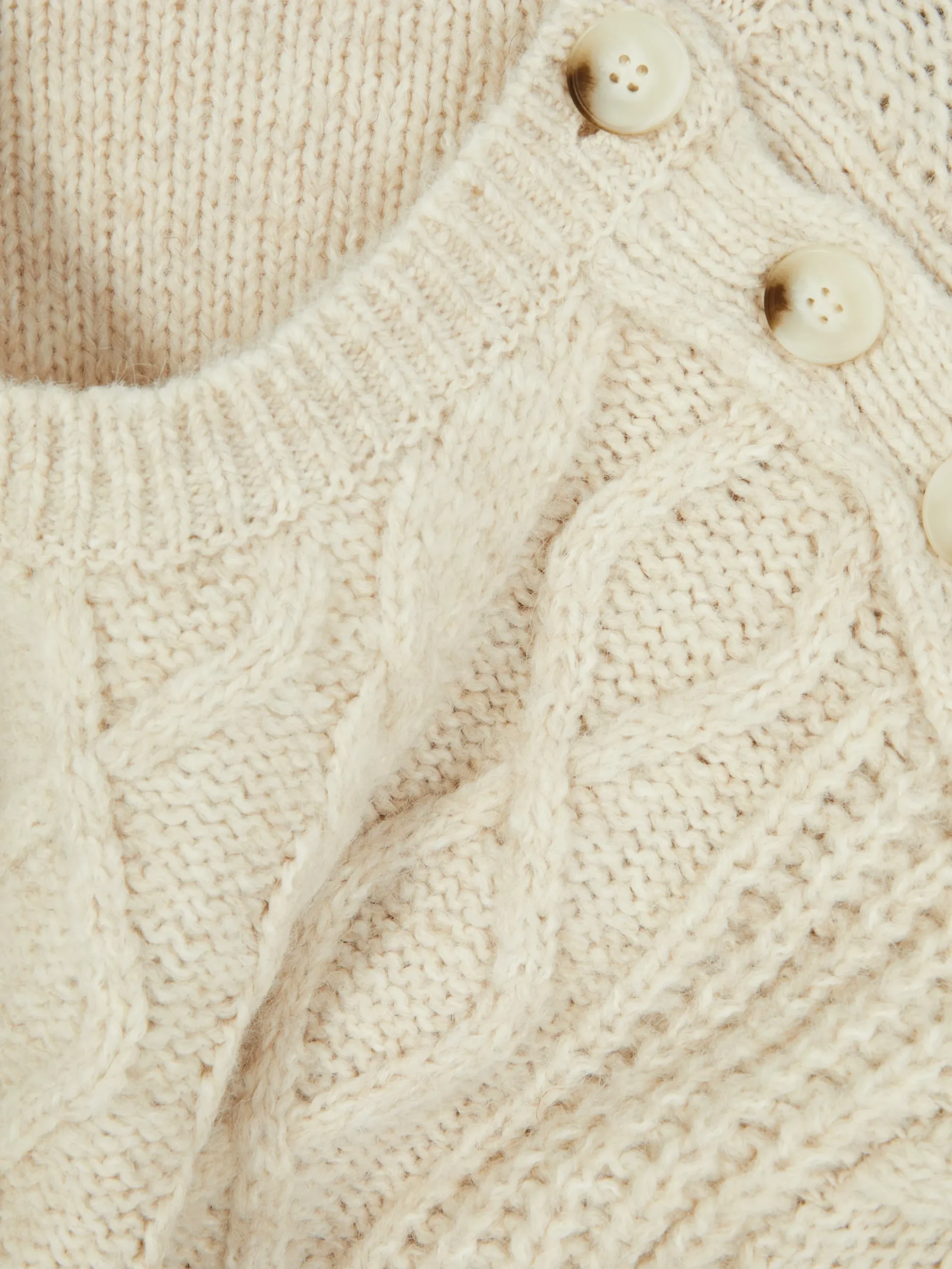 Jersey De Punto De Ochos Con Botones De Rita Ora