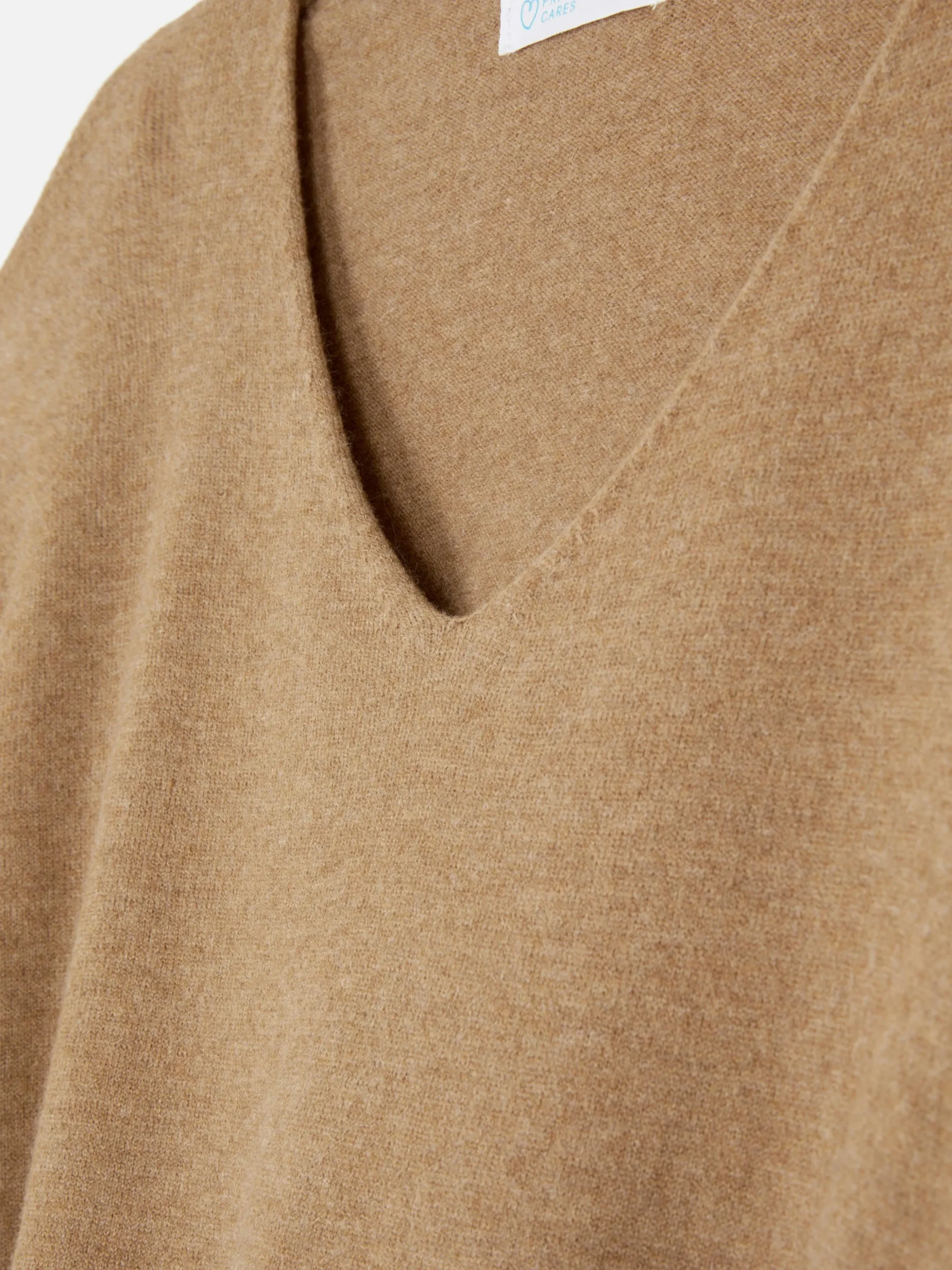 Jersey De Punto Fino Con Cuello De Pico