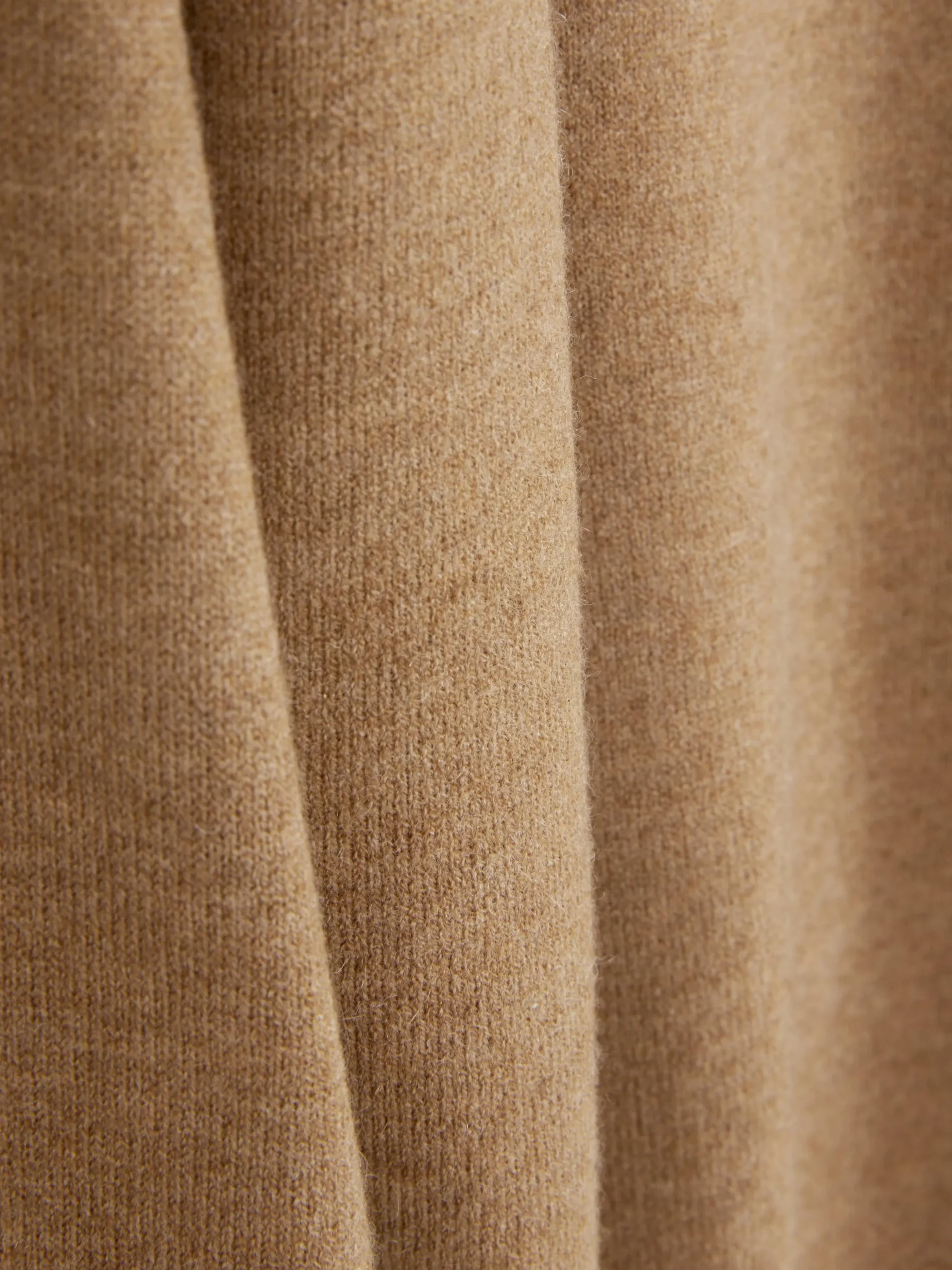 Jersey De Punto Fino Con Cuello De Pico