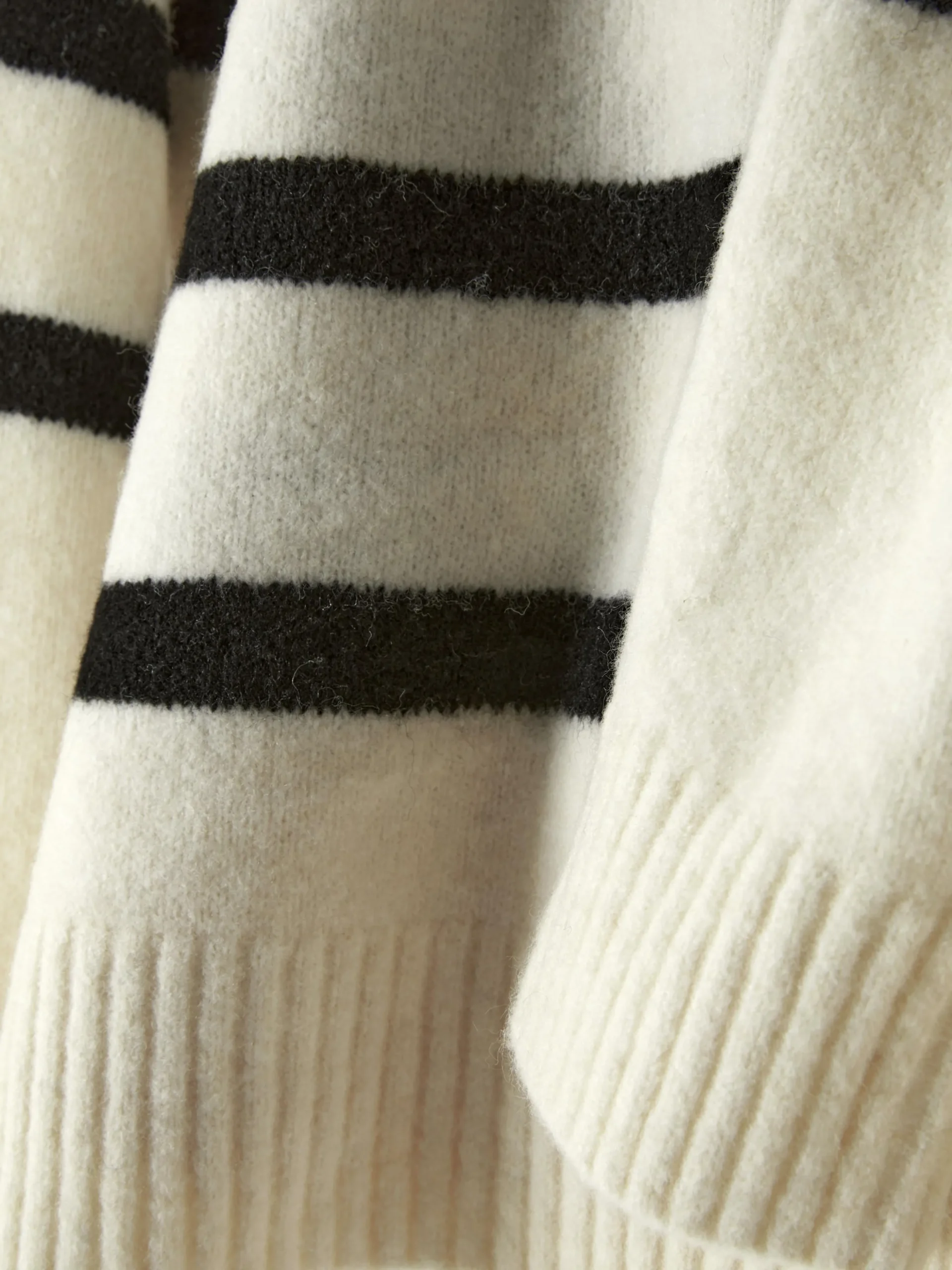 Jersey De Rayas Con Cuello Tipo Polo