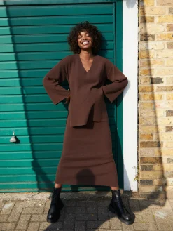 Jersey Premamá Con Cuello De Pico