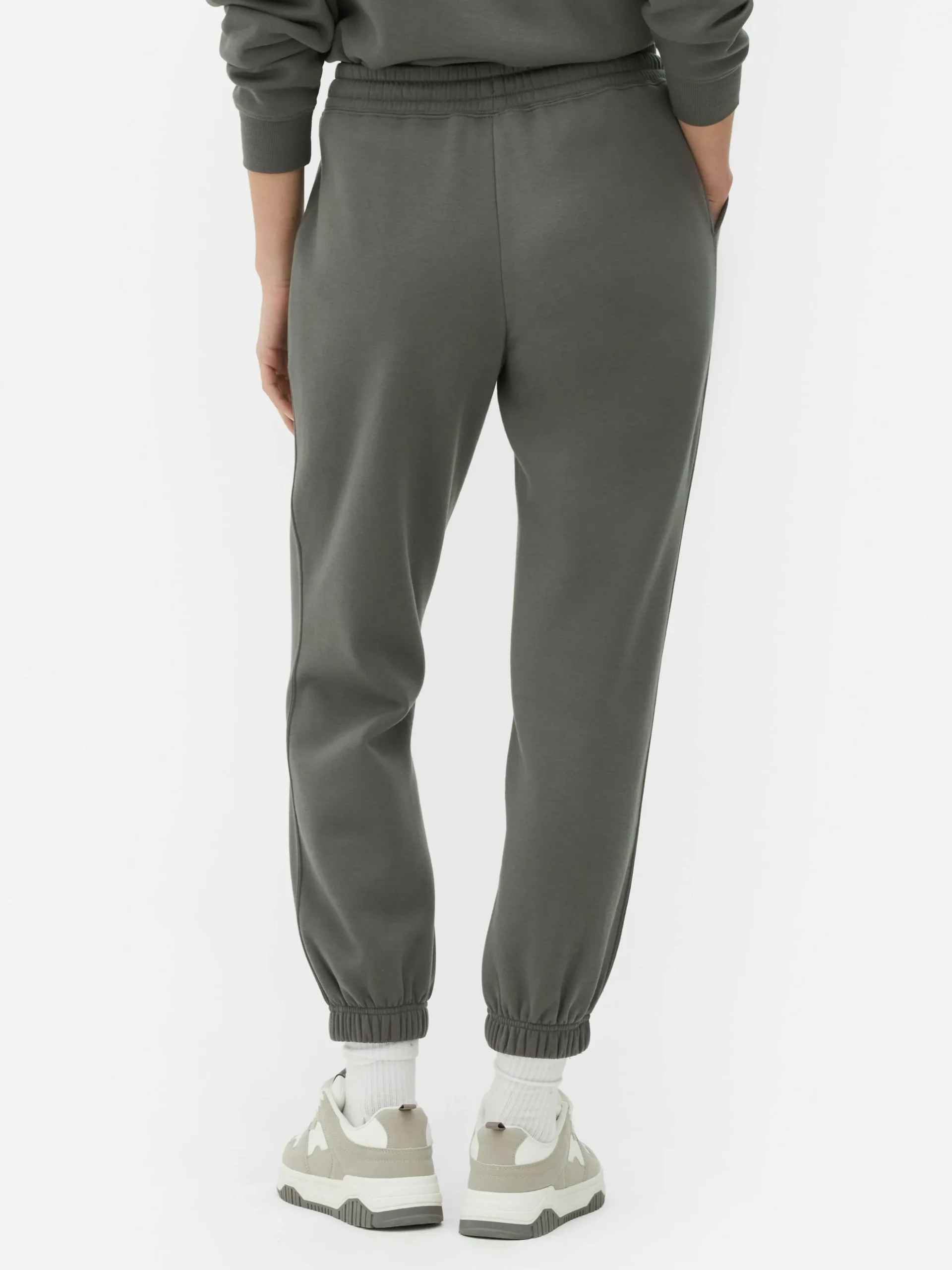 Joggers Básicos De Corte Recto