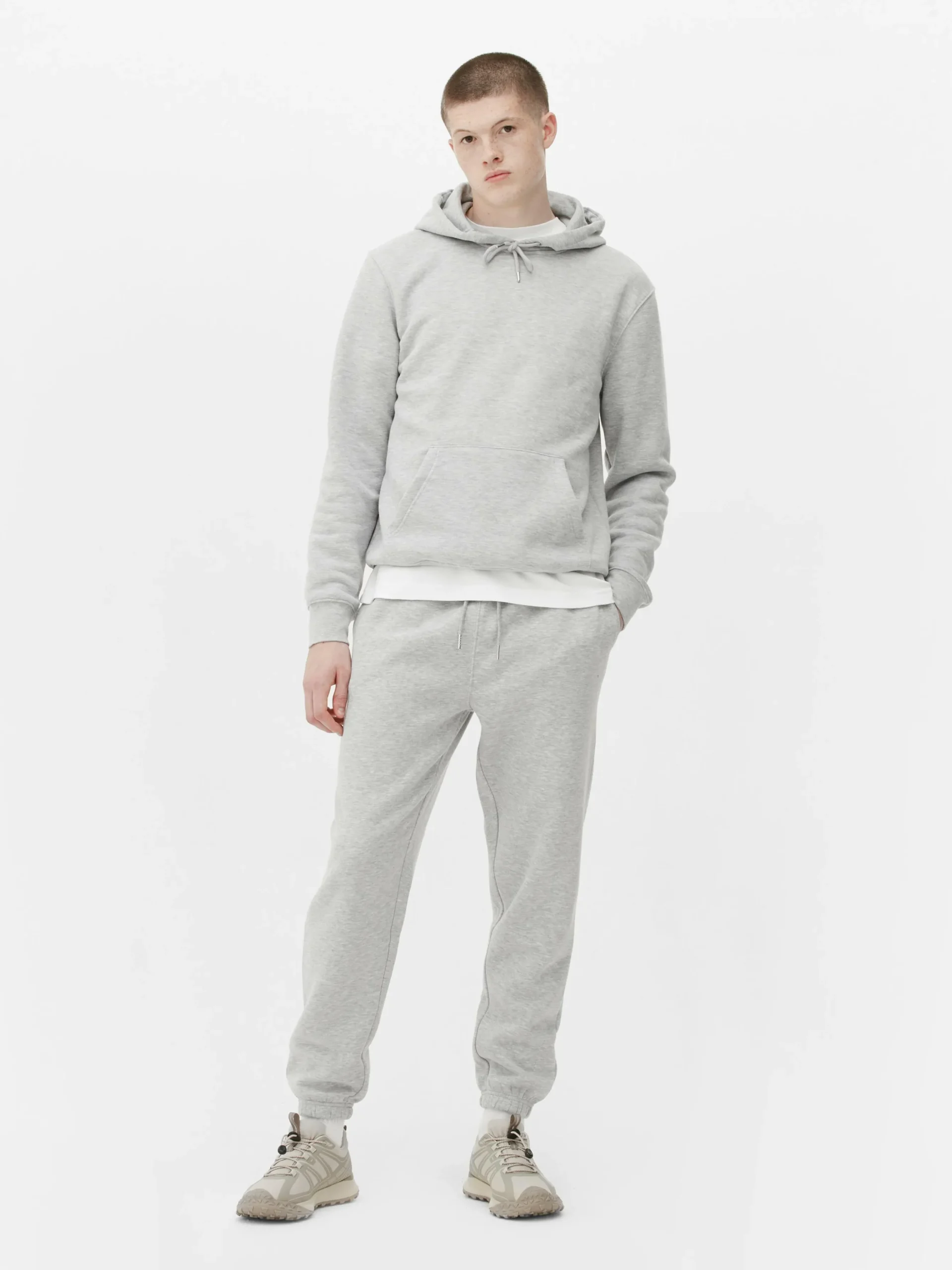 Joggers Con Bajos Ajustados