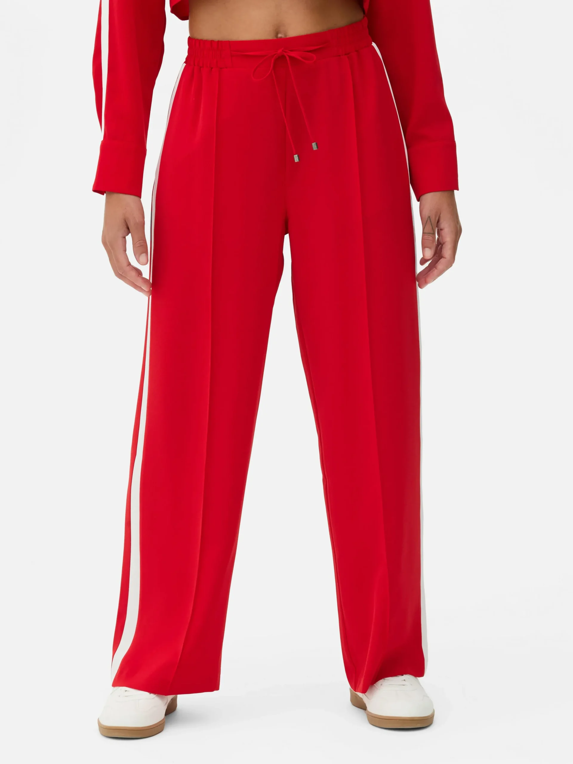 Joggers Con Rayas En Los Laterales