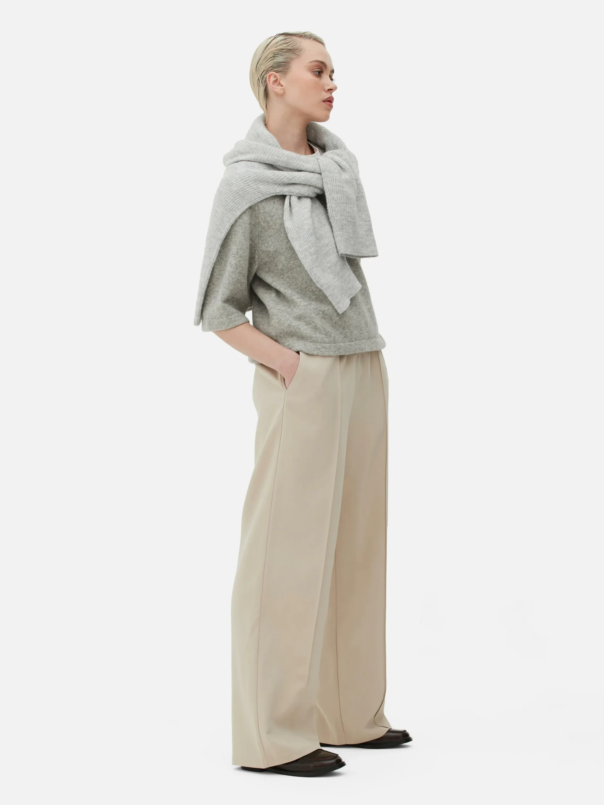 Joggers De Punto Con Costuras Decorativas