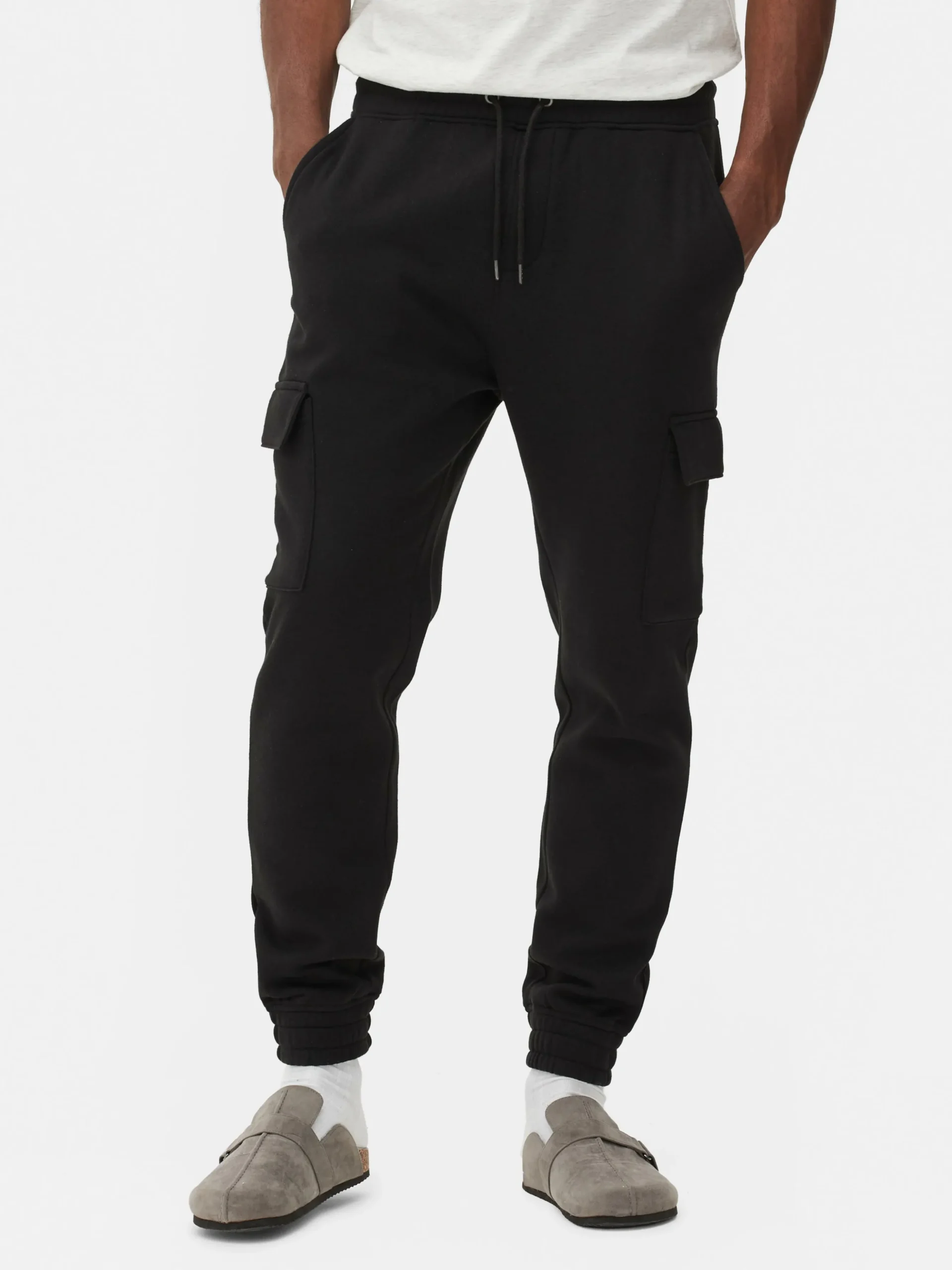 Joggers Estilo Cargo Con Bajos Ajustados