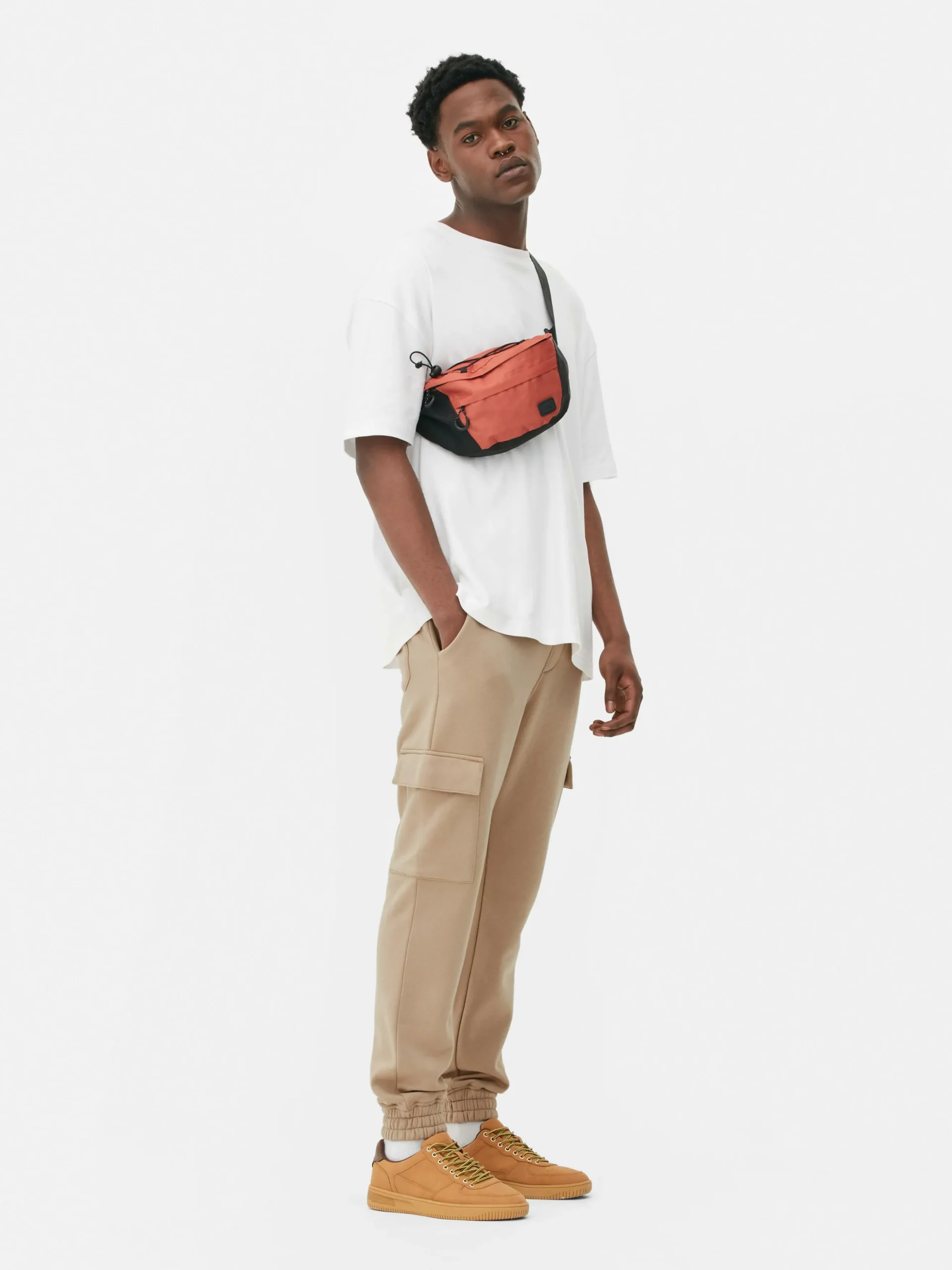 Joggers Estilo Cargo Con Bajos Ajustados