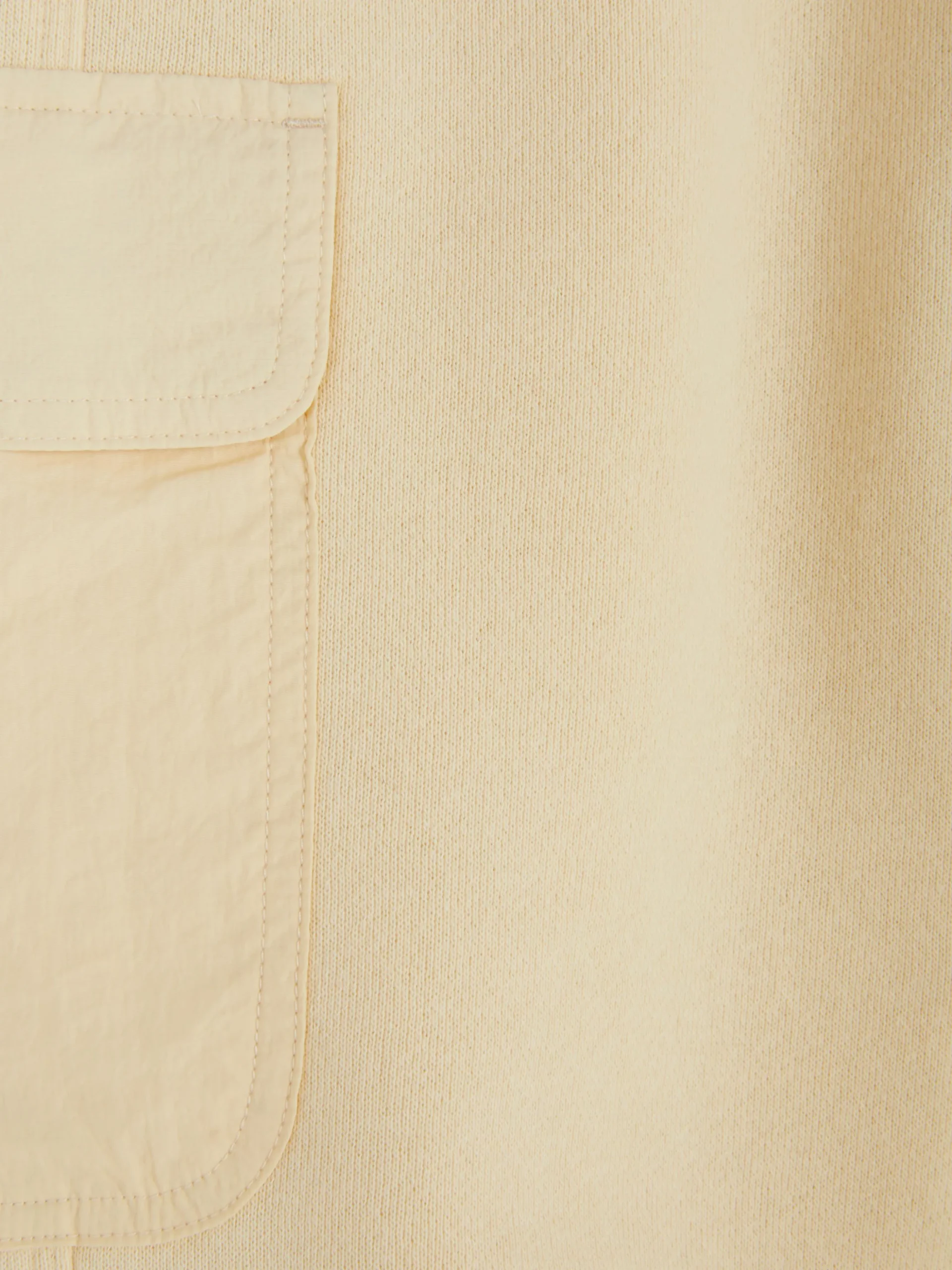 Joggers Estilo Cargo Con Bajos Ajustados