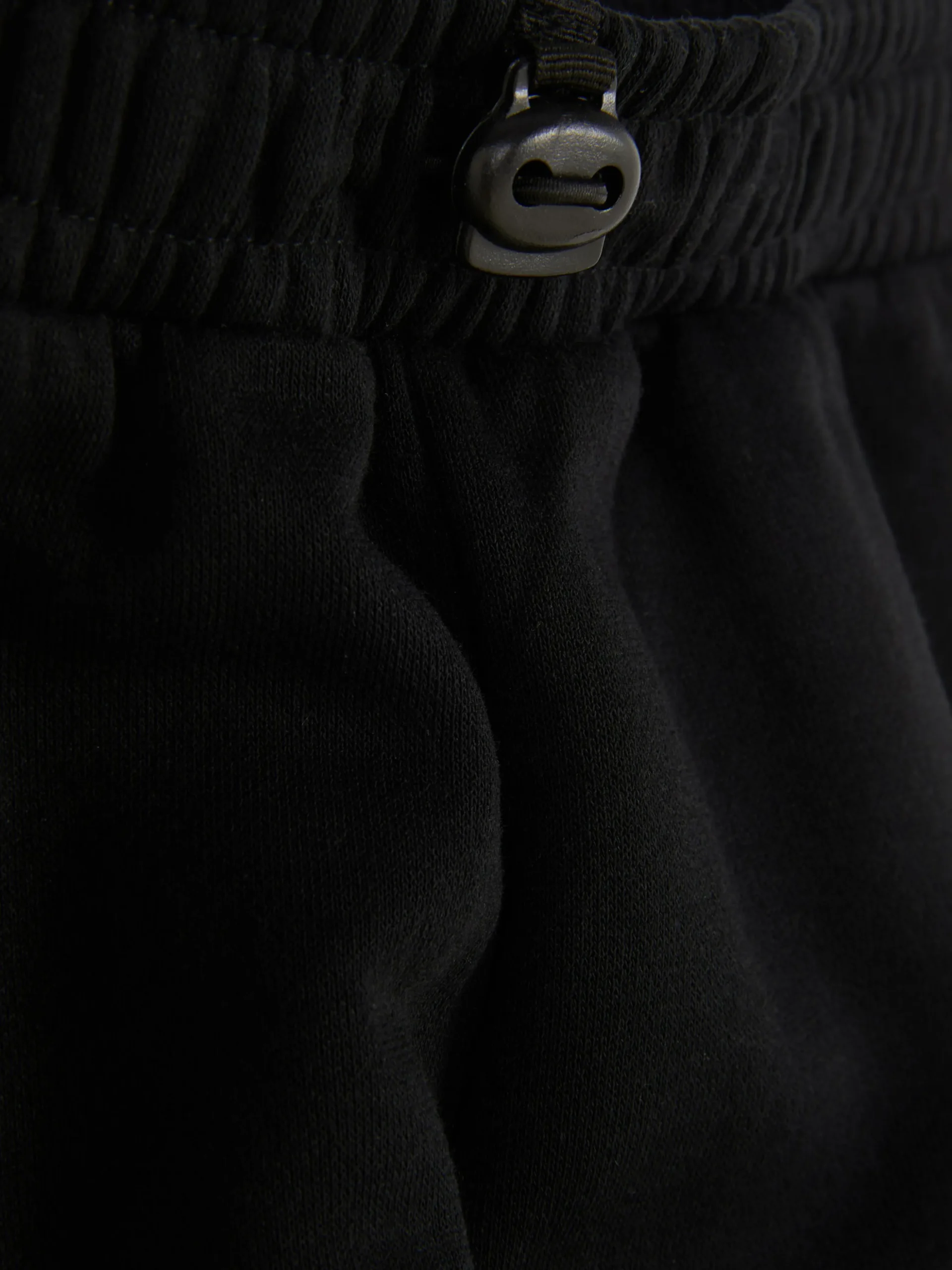 Joggers Estilo Cargo Con Bajos Ajustados