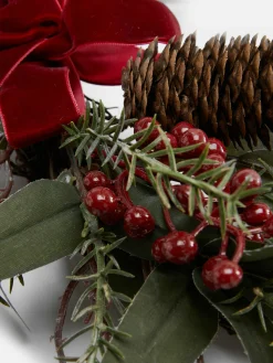 Media Corona De Ramas De Olivo Y Bayas