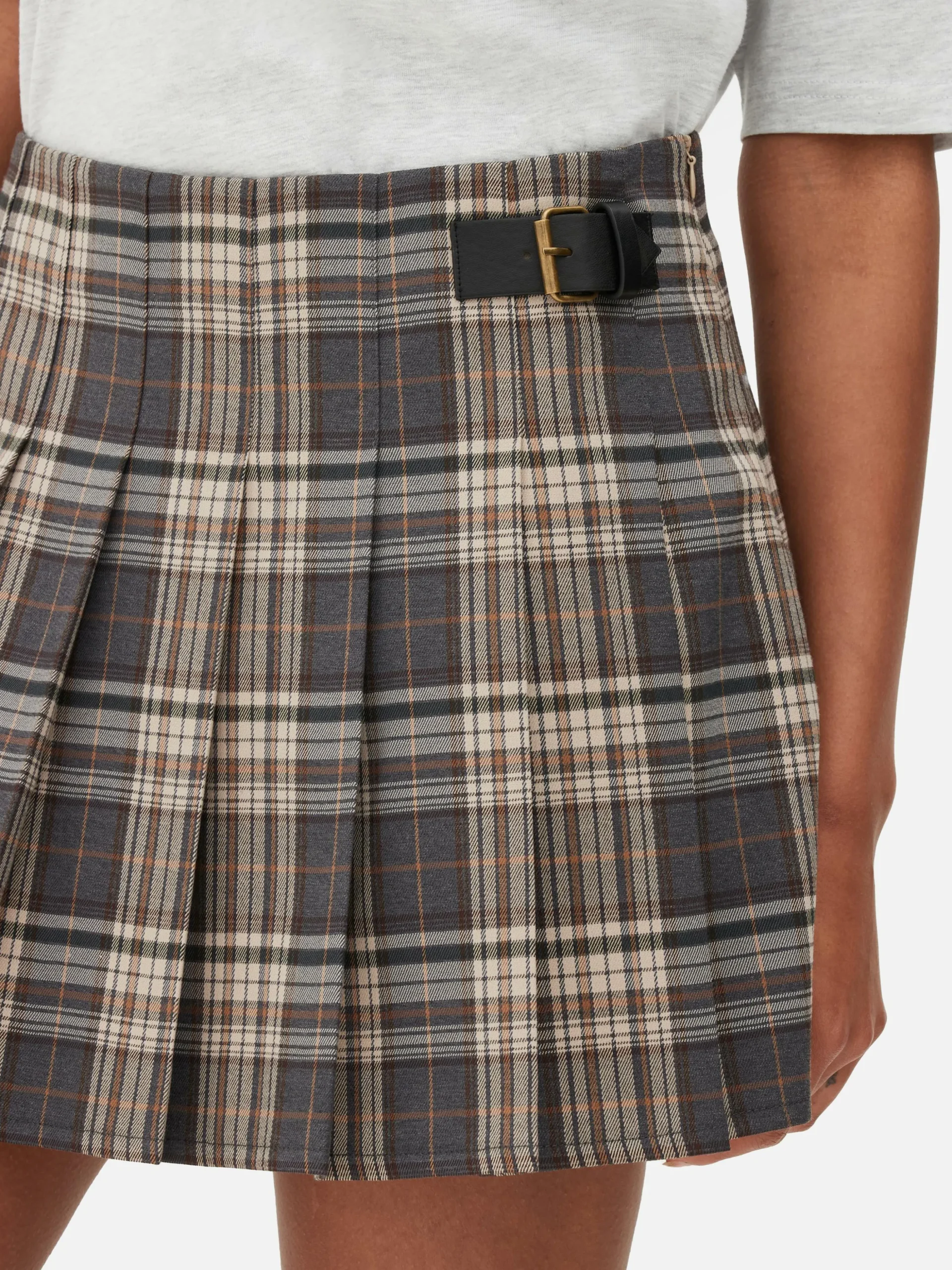 Minifalda Plisada Con Cinturón