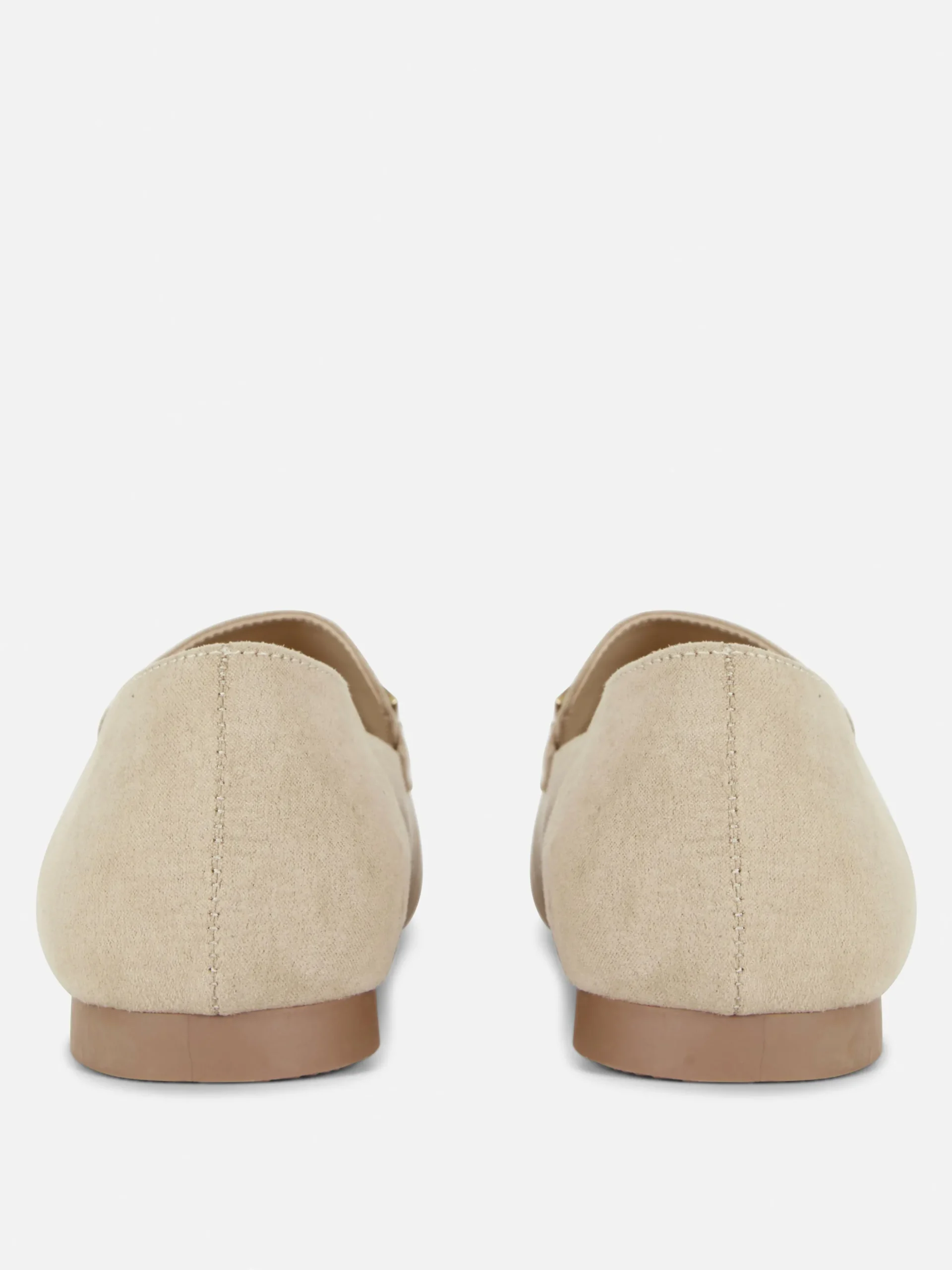 Mocasines De Horma Ancha Con Detalle De Cadena