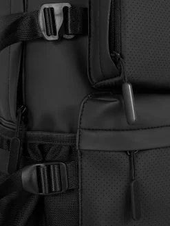 Mochila Con Acabado De Goma Y Múltiples Bolsillos