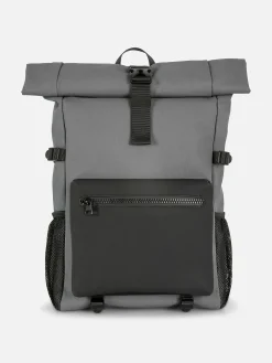 Mochila Con Solapa Enrollable Y Acabado De Goma