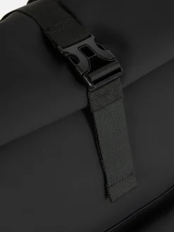 Mochila Con Solapa Enrollable Y Acabado De Goma