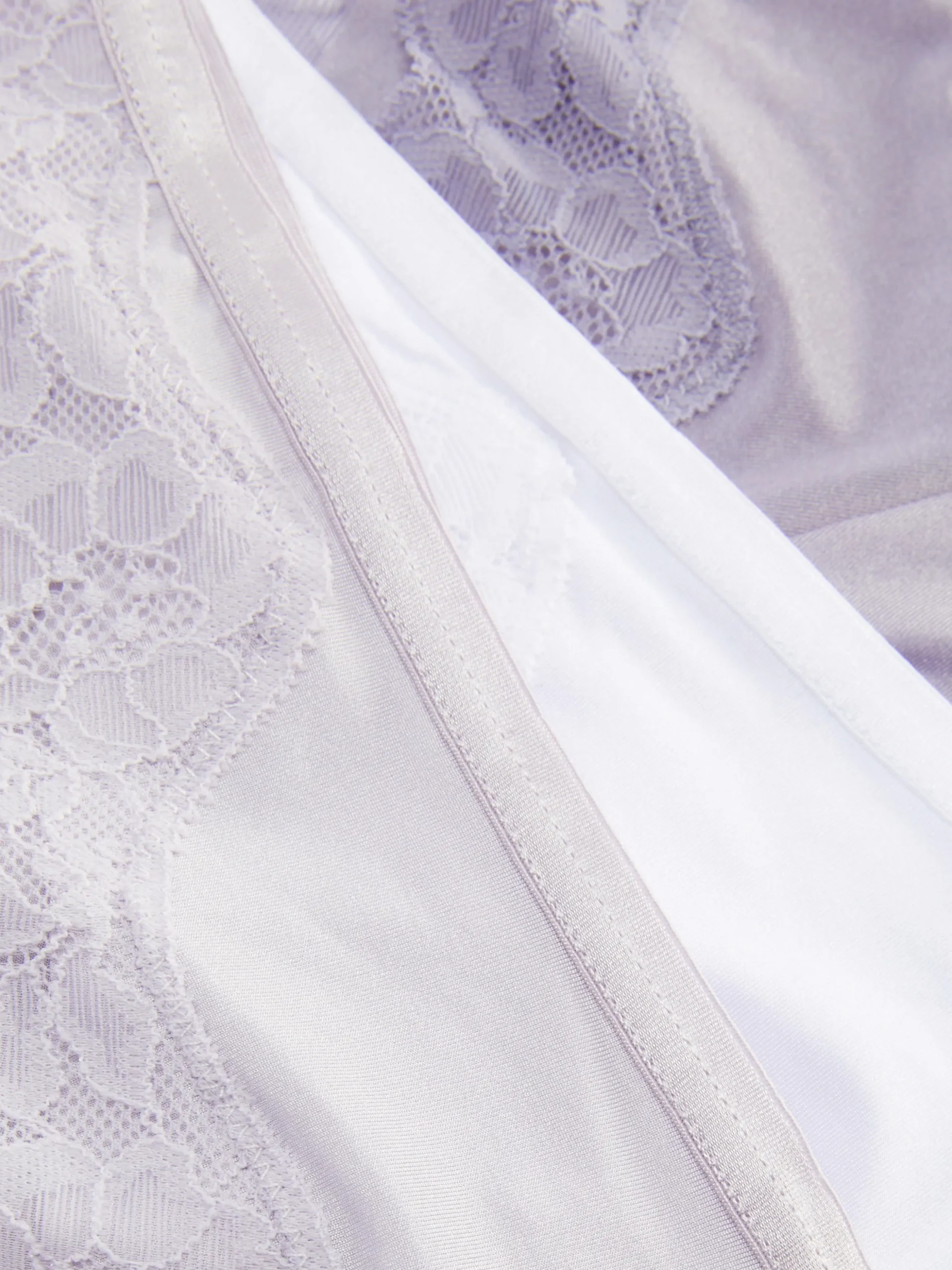 Pack De 3 Braguitas Brasileñas Con Panel De Encaje