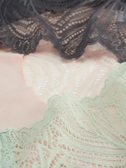 Pack De 3 Braguitas Brasileñas Con Encaje En La Parte Trasera