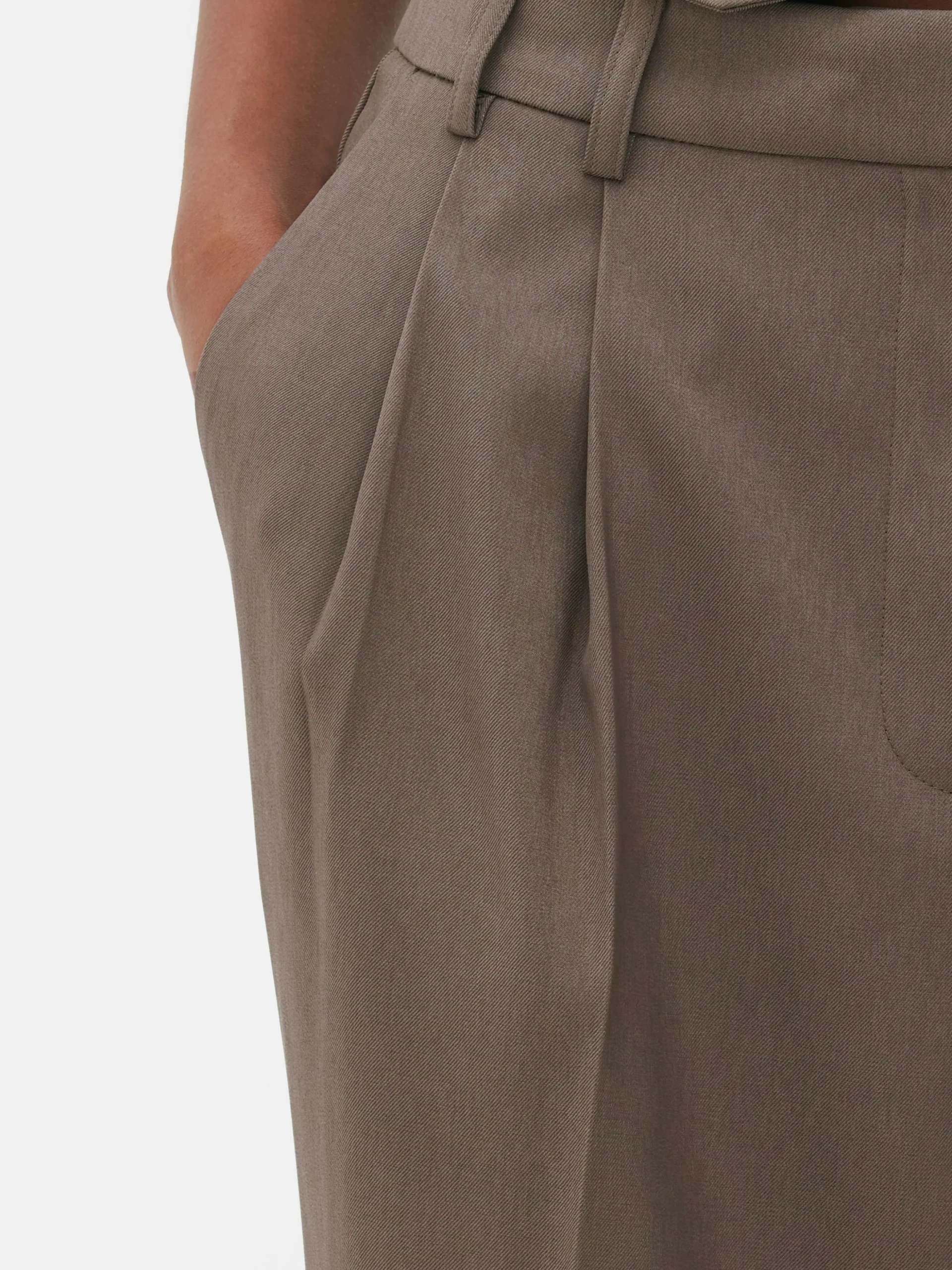 Pantalón De Vestir Con Plisado Delantero