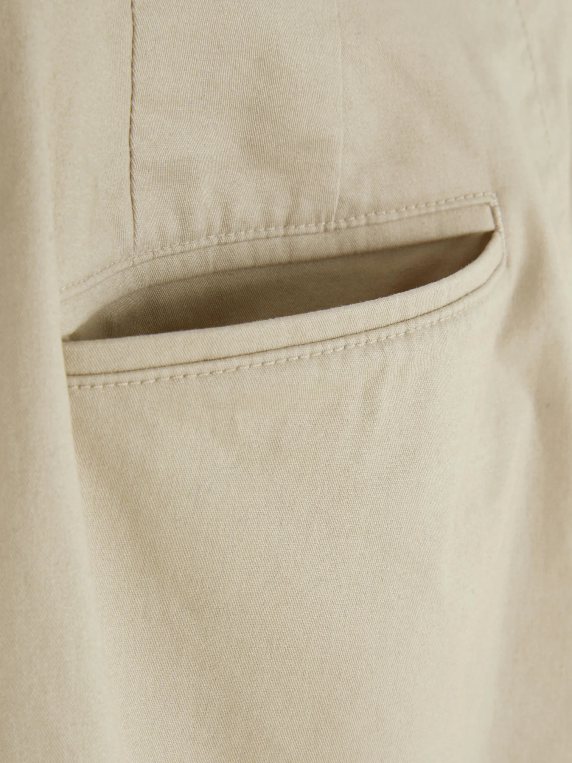 Pantalones Chinos Elásticos De Corte Entallado