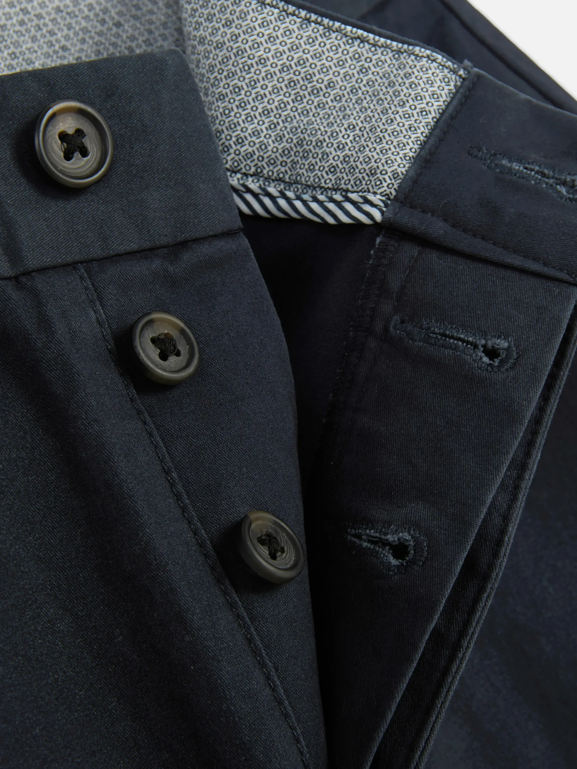 Pantalones Chinos Elásticos De Corte Entallado