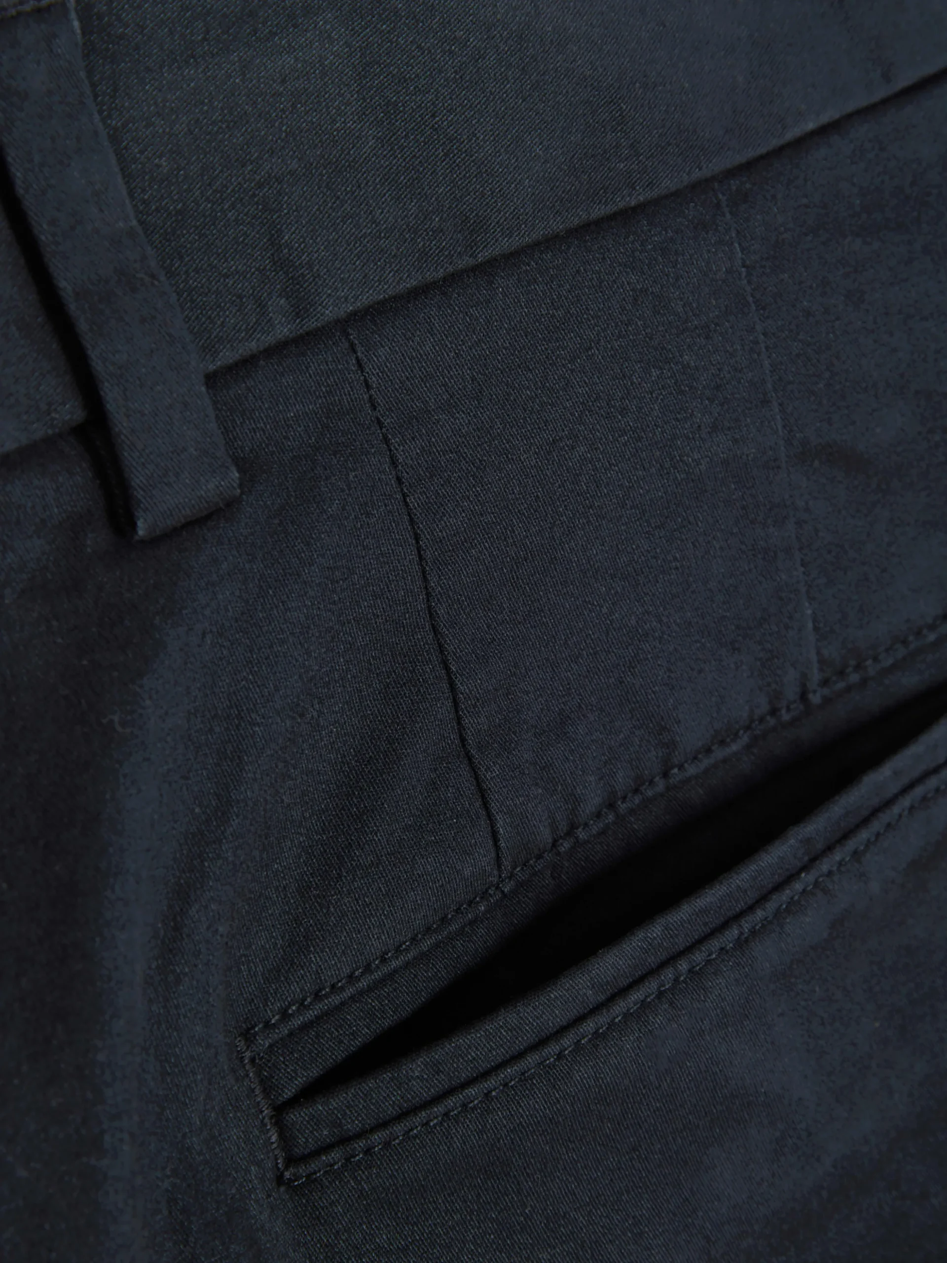 Pantalones Chinos Elásticos De Corte Entallado