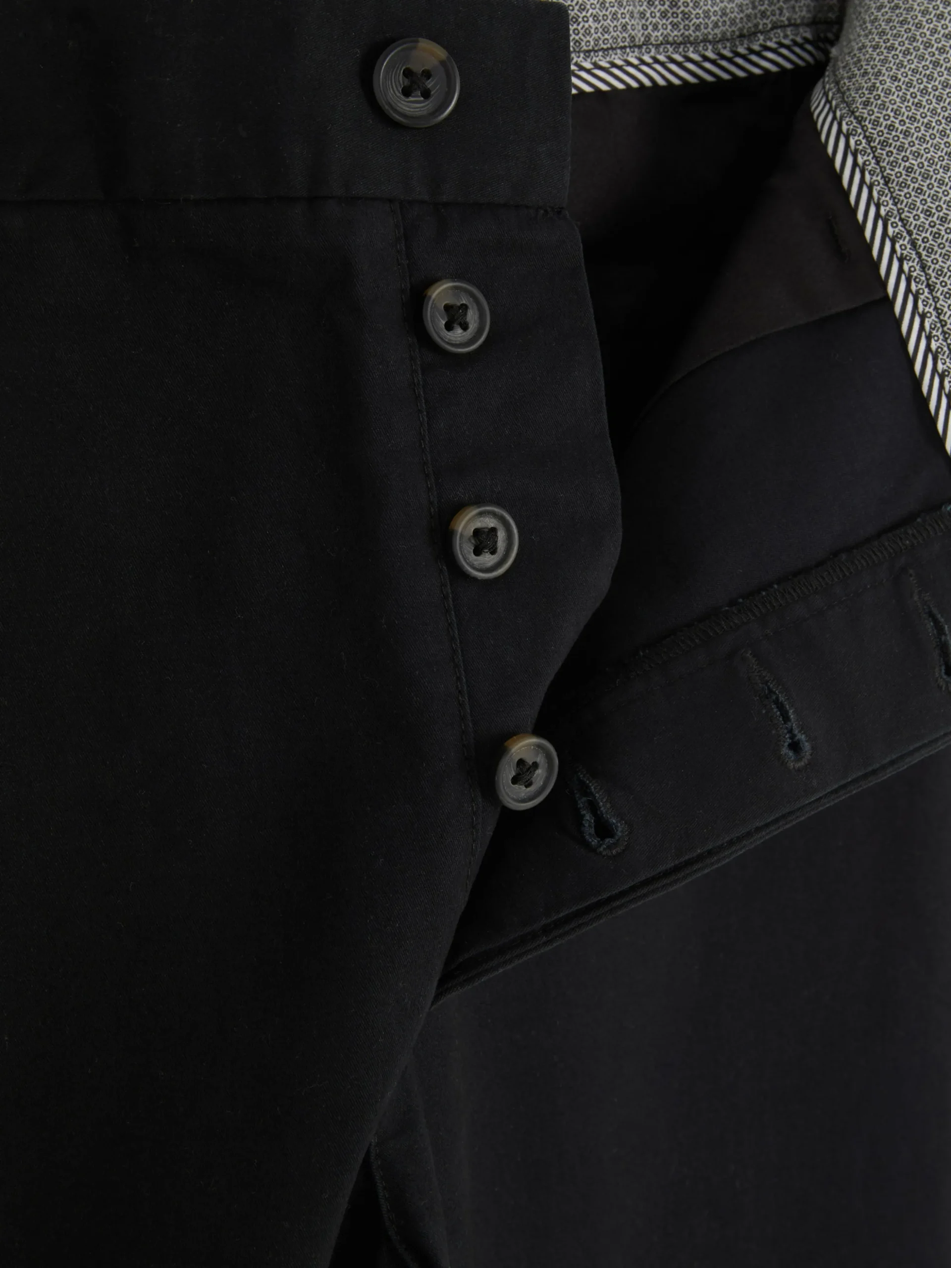 Pantalones Chinos Elásticos De Corte Entallado