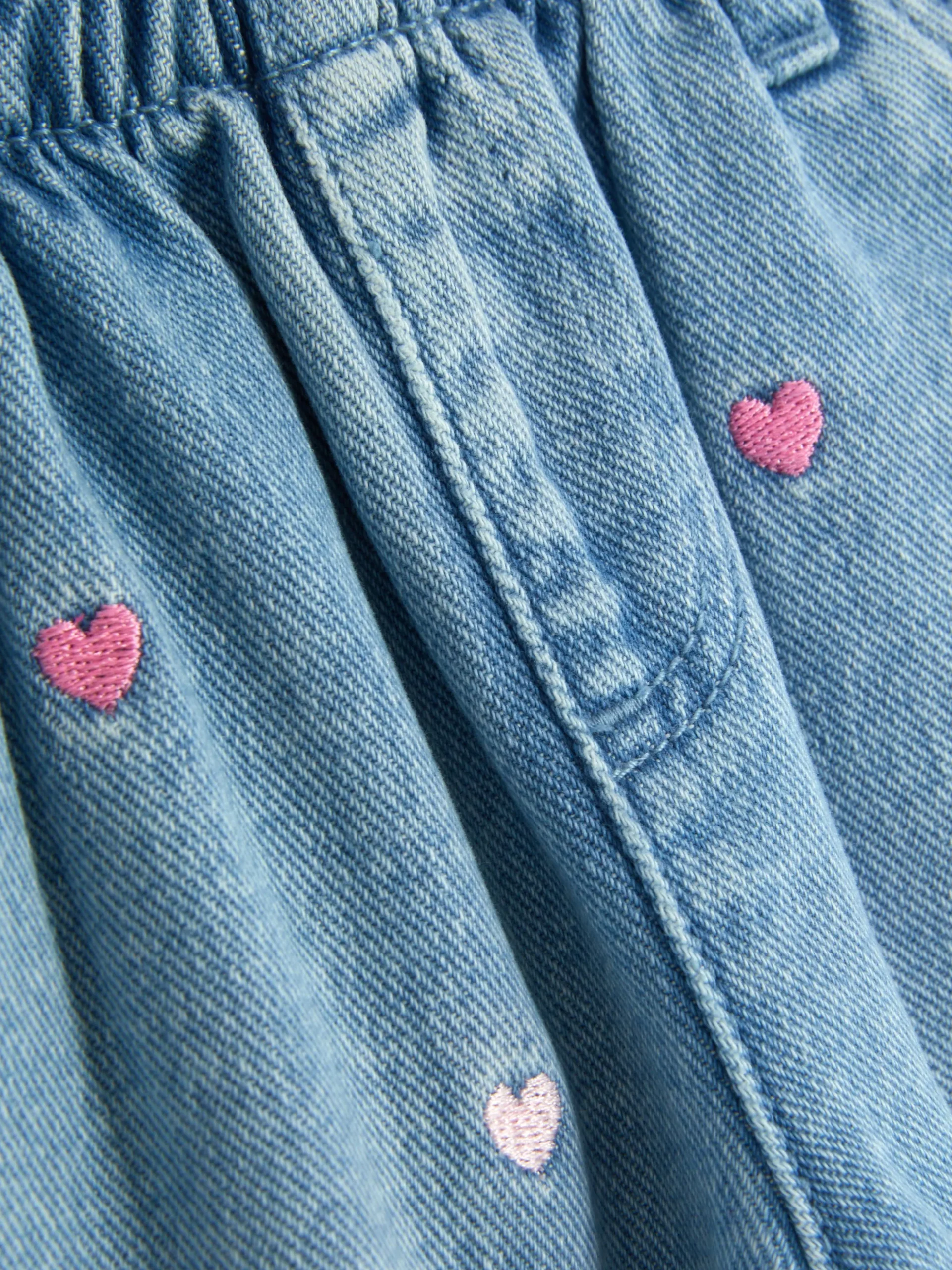 Pantalones Vaqueros Con Corazones Bordados