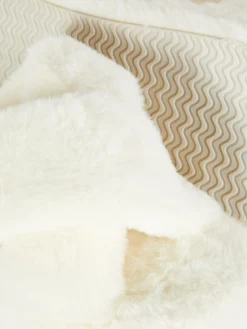 Pantuflas De Pelo Sintético Con Tiras Cruzadas