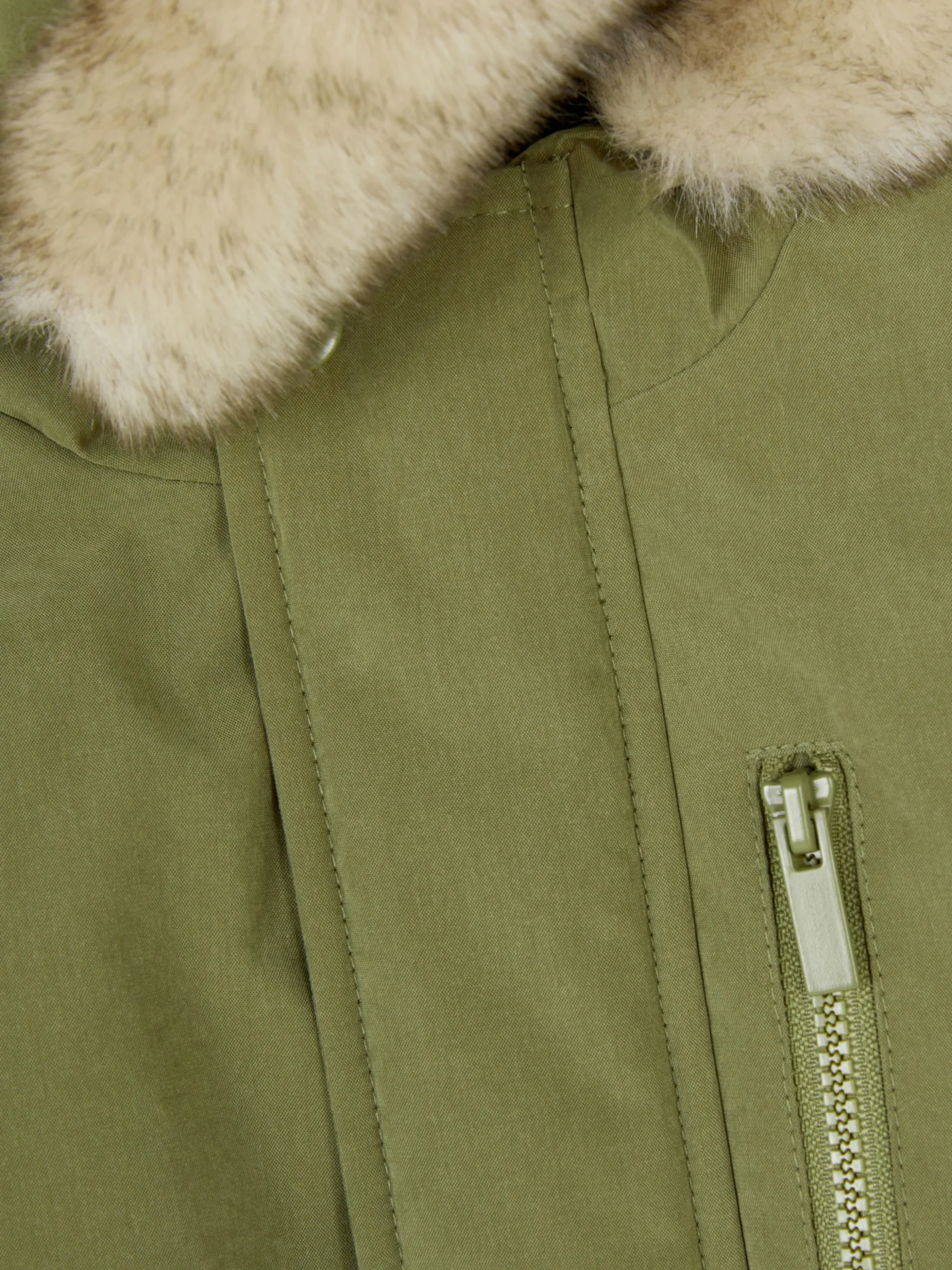 Parka De Pelo Sintético Con Capucha