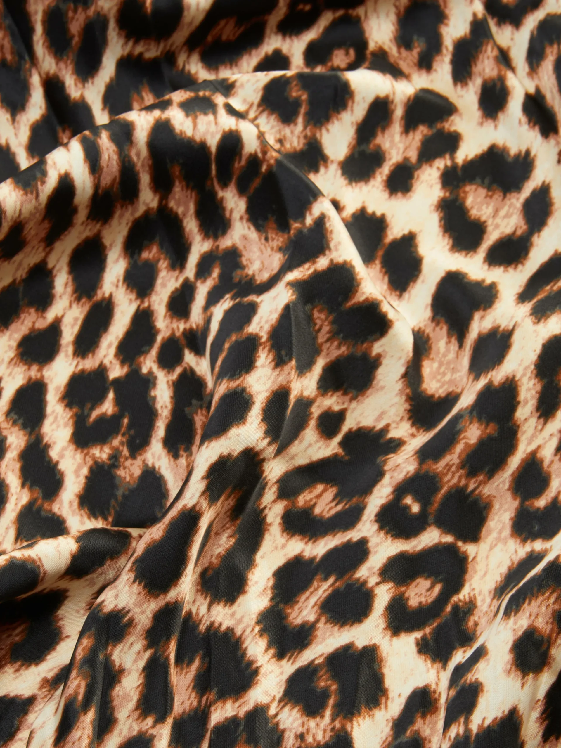 Pañuelo Con Estampado De Corazones