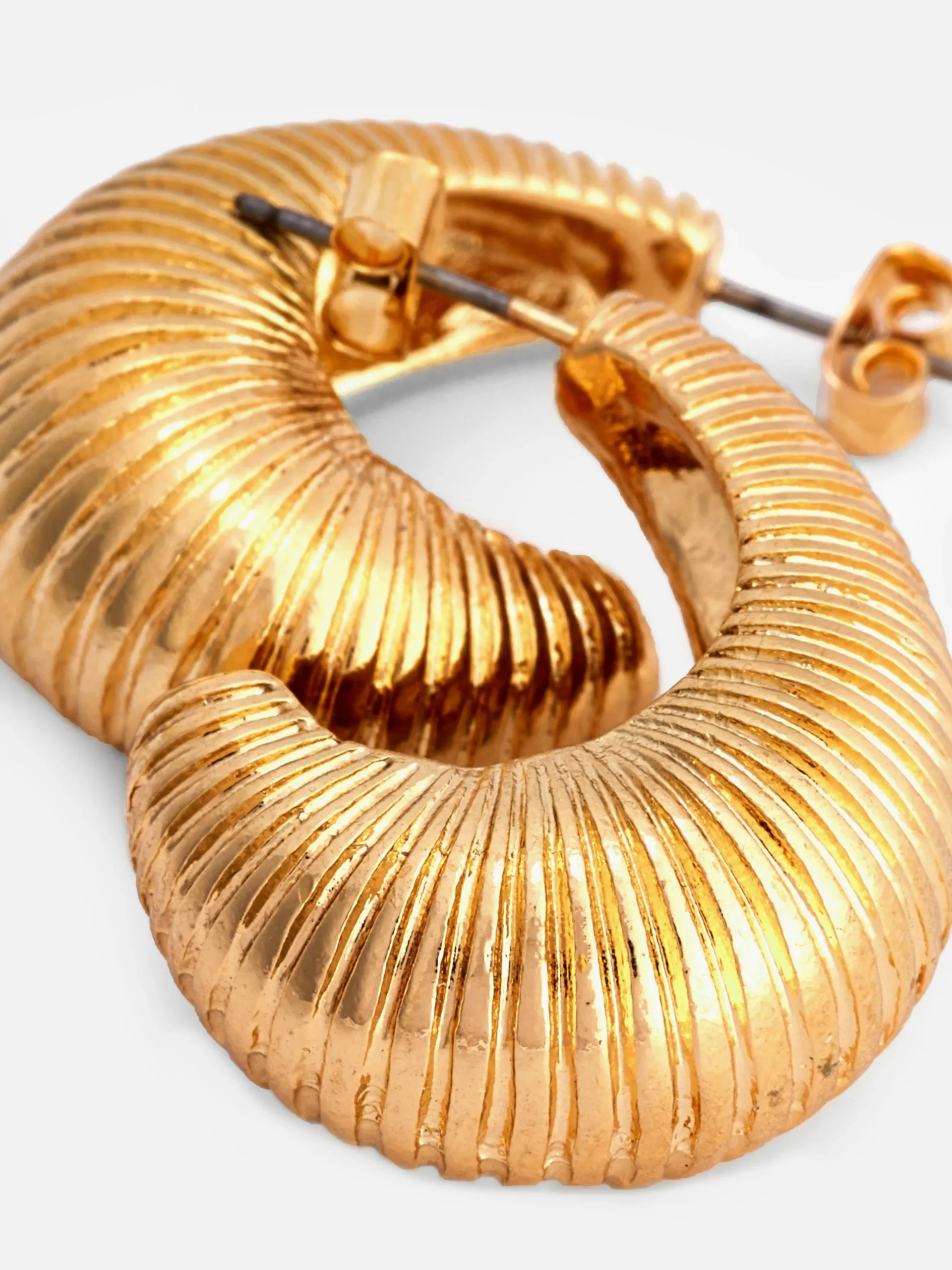 Pendientes De Aro En Forma De Gota Con Textura