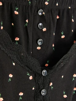 Pijama Corto De Tirantes Con Ribetes De Encaje