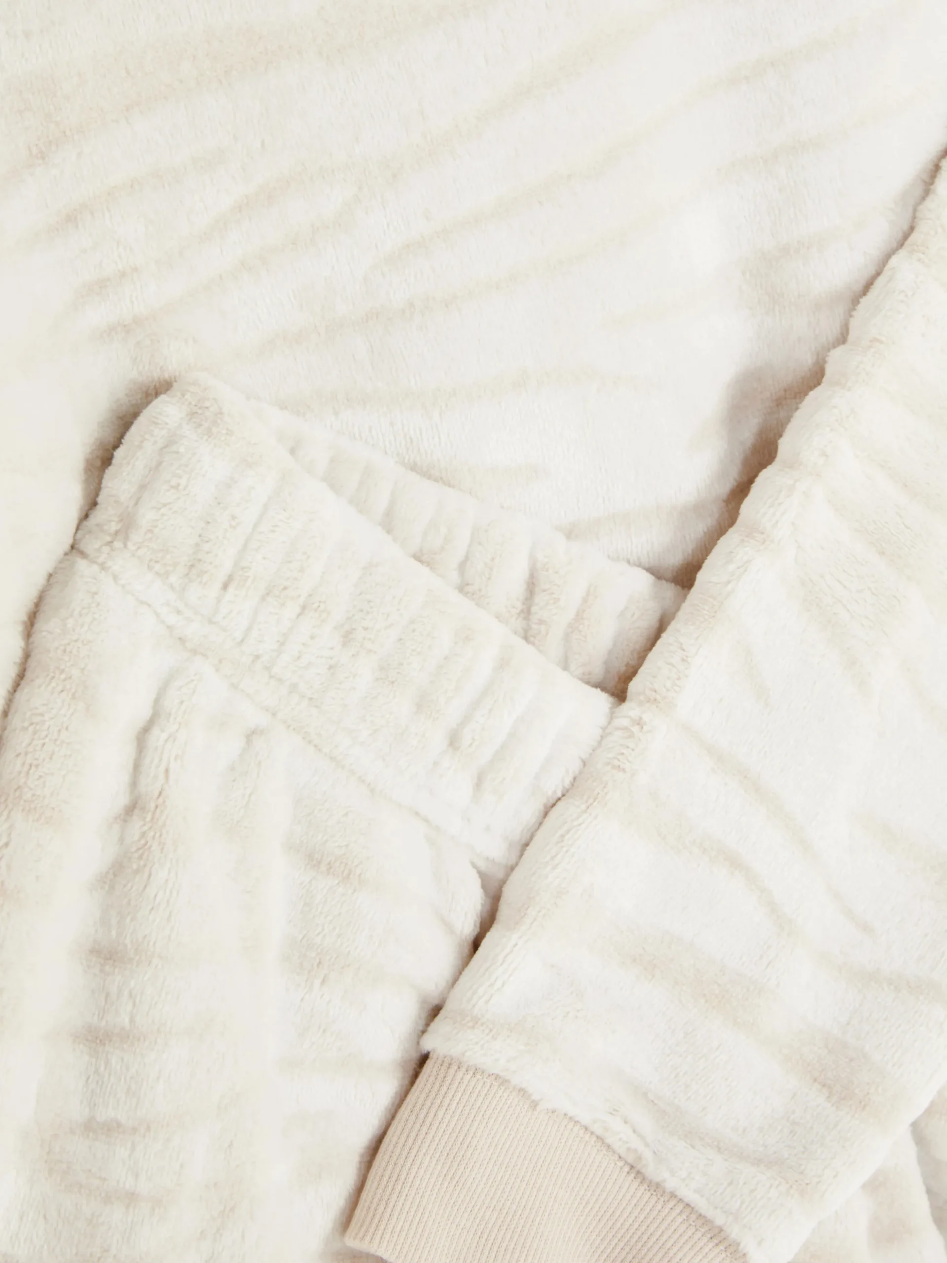 Pijama De Tejido Polar De Manga Larga