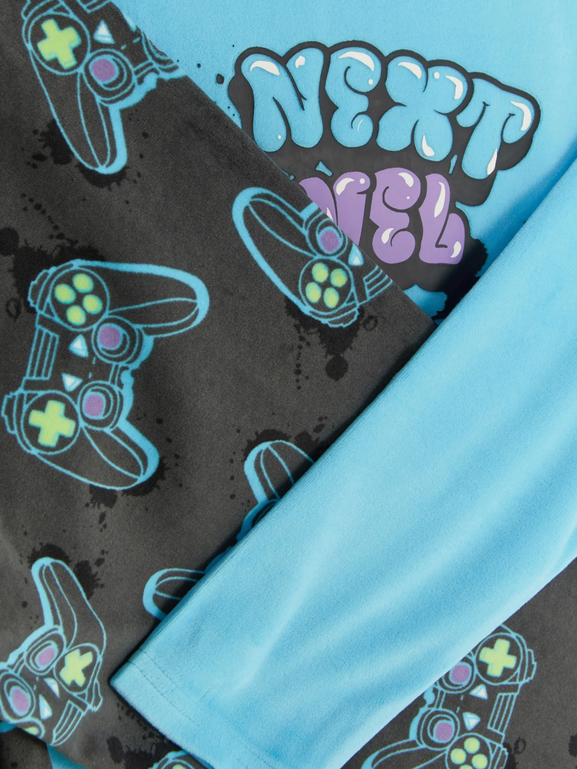 Pijama Dos Piezas Con Mando De Videojuegos