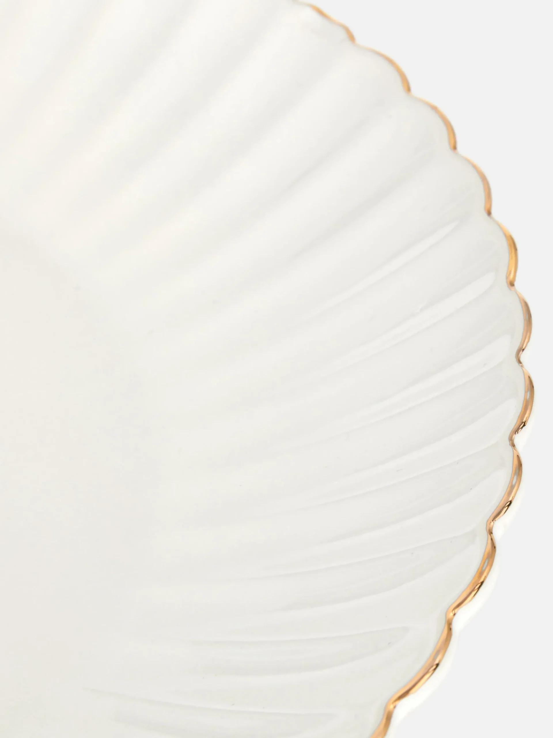 Plato Llano Festoneado Con Ribete Dorado