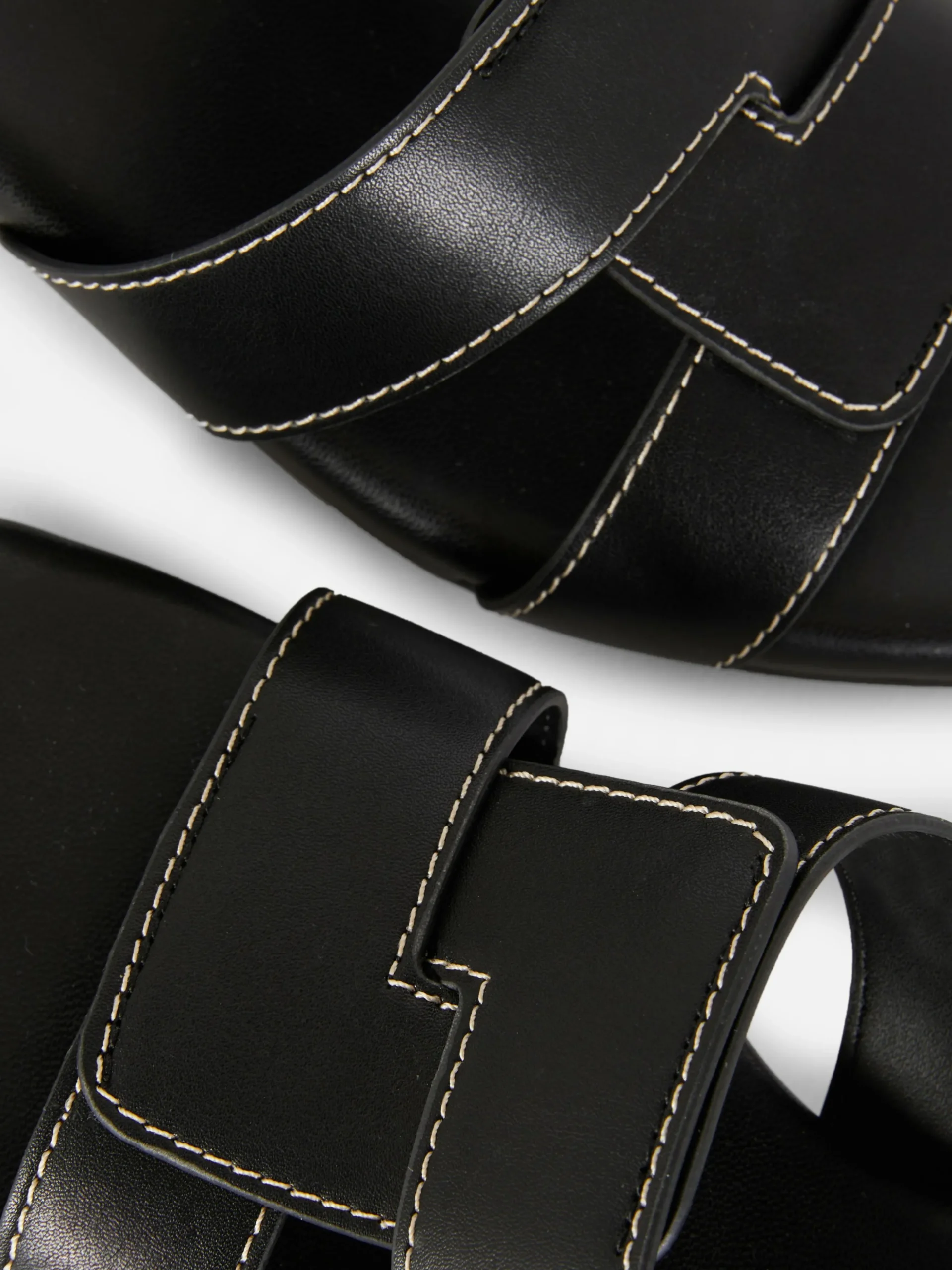 Sandalias De Tacón Con Tiras Unidas