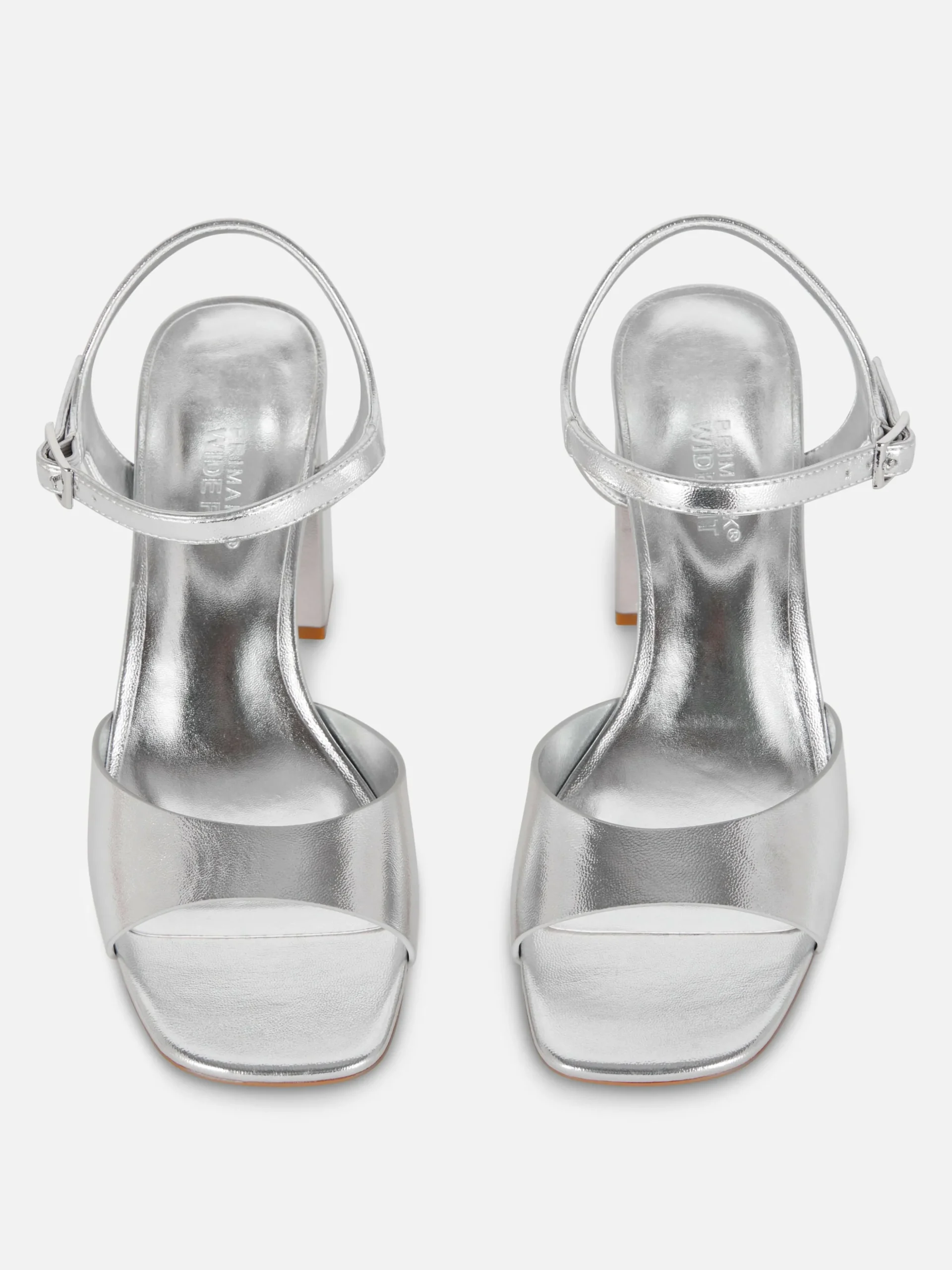 Sandalias De Tacón Cuadrado Y Horma Ancha