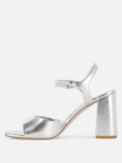 Sandalias De Tacón Cuadrado Y Horma Ancha