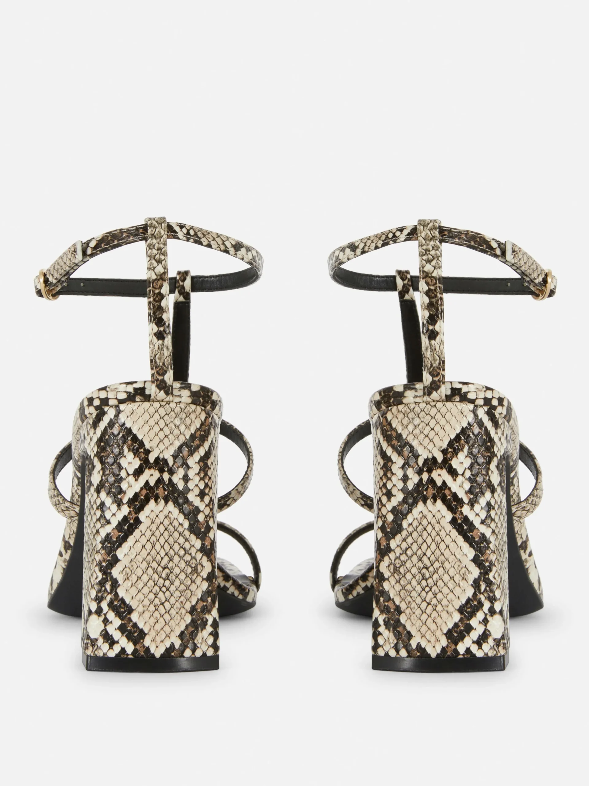 Sandalias En Con Tira En «T» Y Tacón De Rita Ora