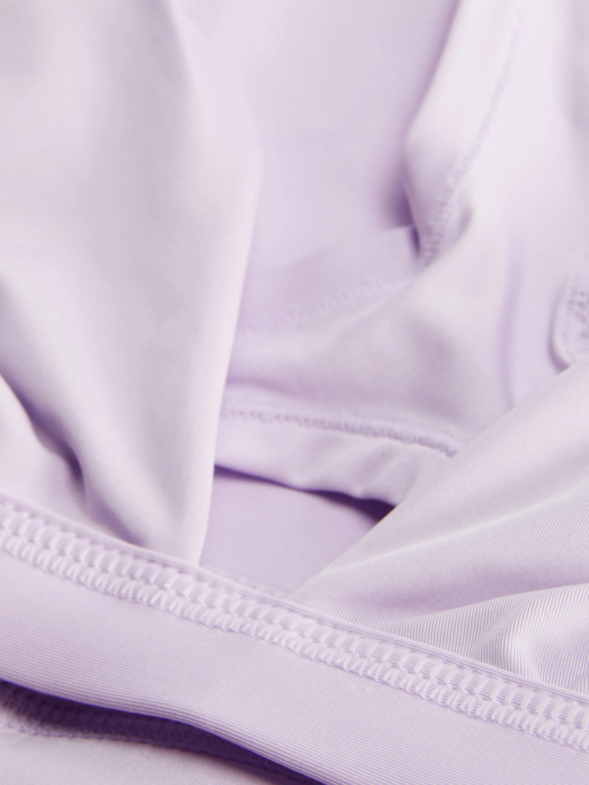 Set De Sujetador Triangular Y Tanga De Microfibra