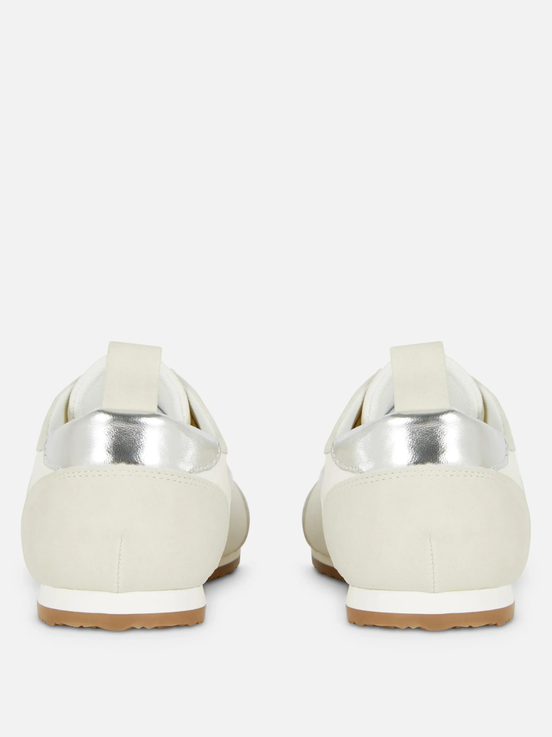 Tenis De Caña Baja Con Cordones