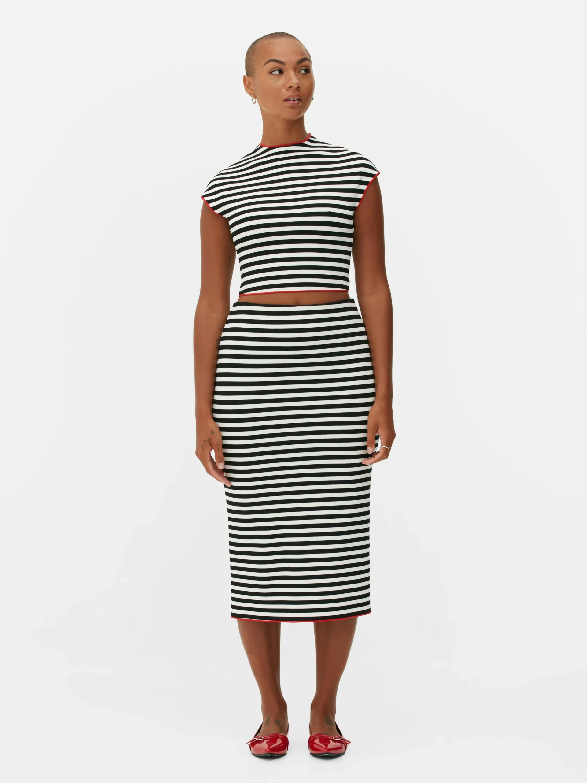 Top A Rayas Beetlejuice X Colleen Atwood