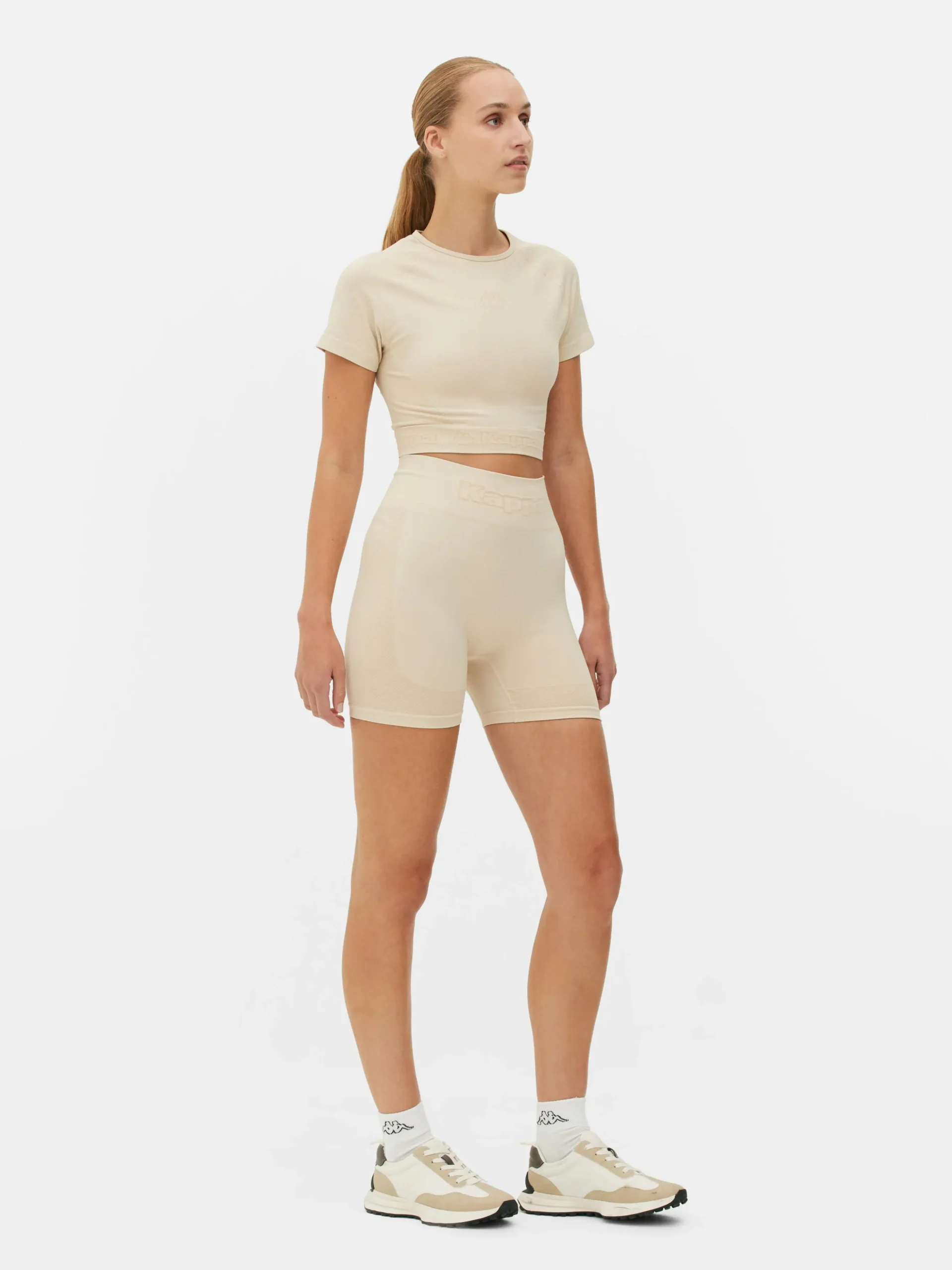 Top Corto De Kappa X Primark Para Combinar