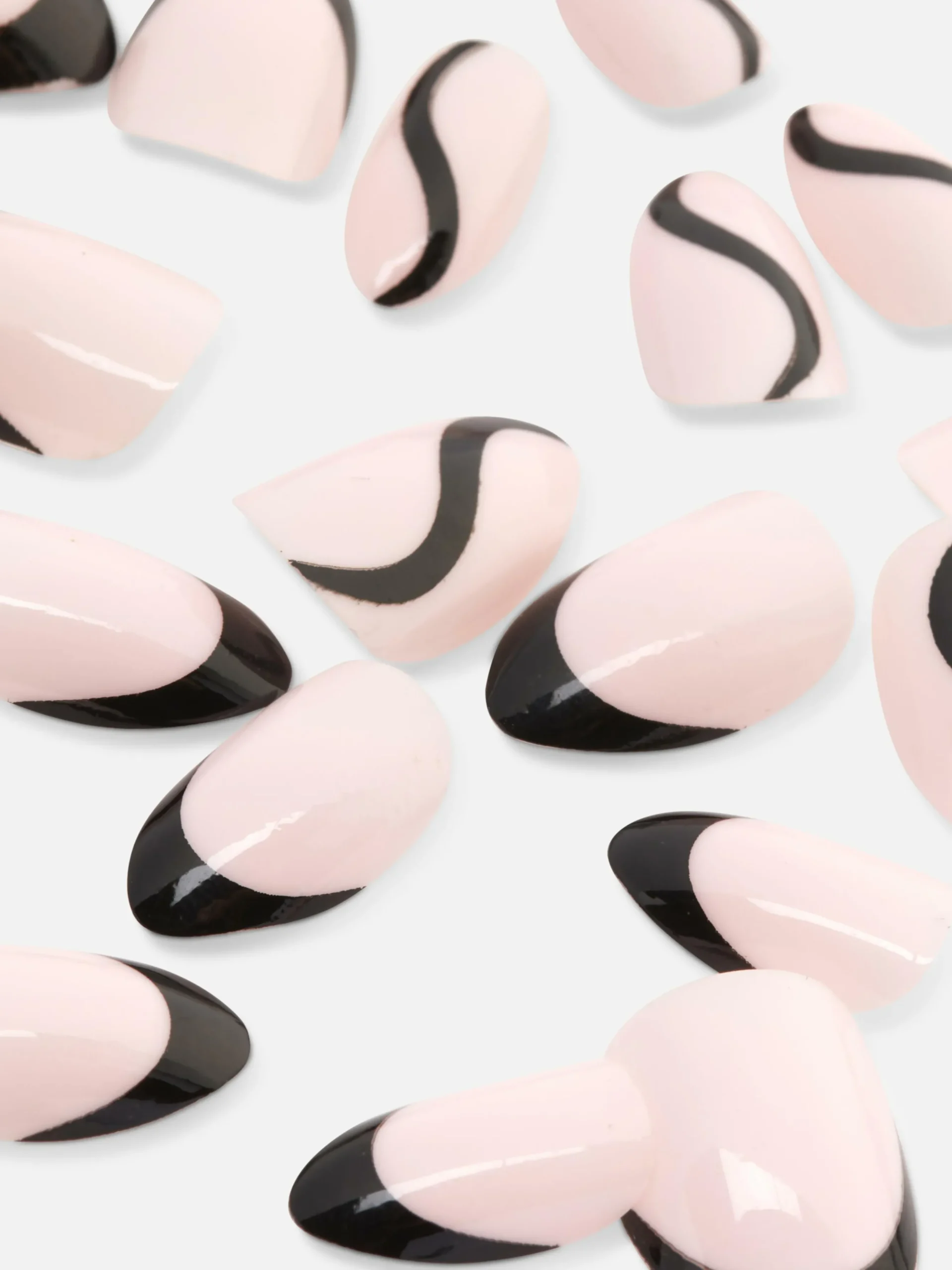 Uñas Postizas Almendradas Brillantes De PS...